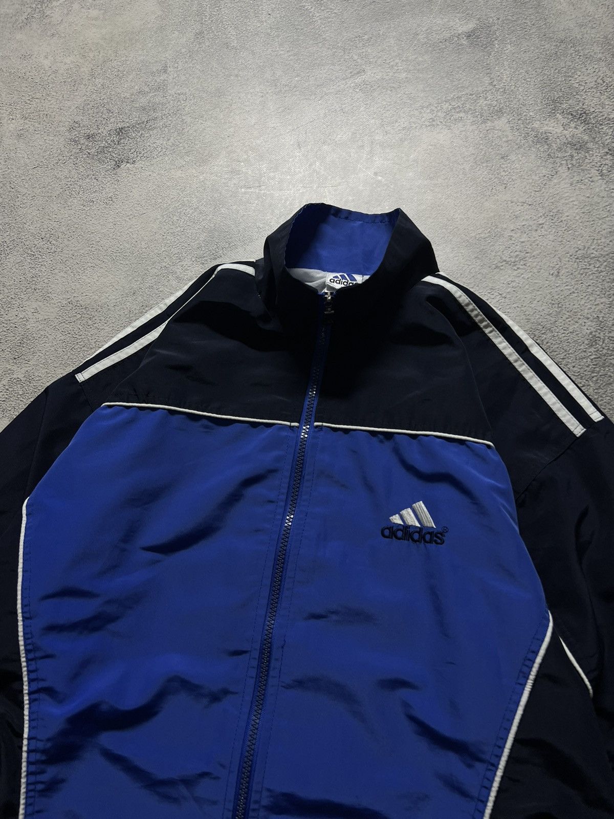 Vintage Vintage Y2k Adidas 💙🖤 Nylon Spellout Logo Jacket 90’s Size US XL / EU 56 / 4 - 3 Thumbnail