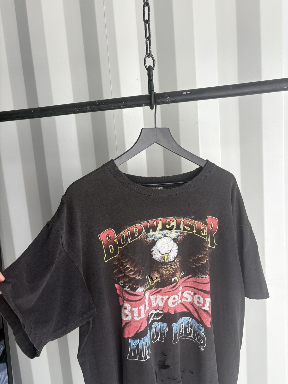 Vintage Vintage Budweiser Shirt Thrashed Faded Distressed GRUNGE Size US XL / EU 56 / 4 - 3 Thumbnail