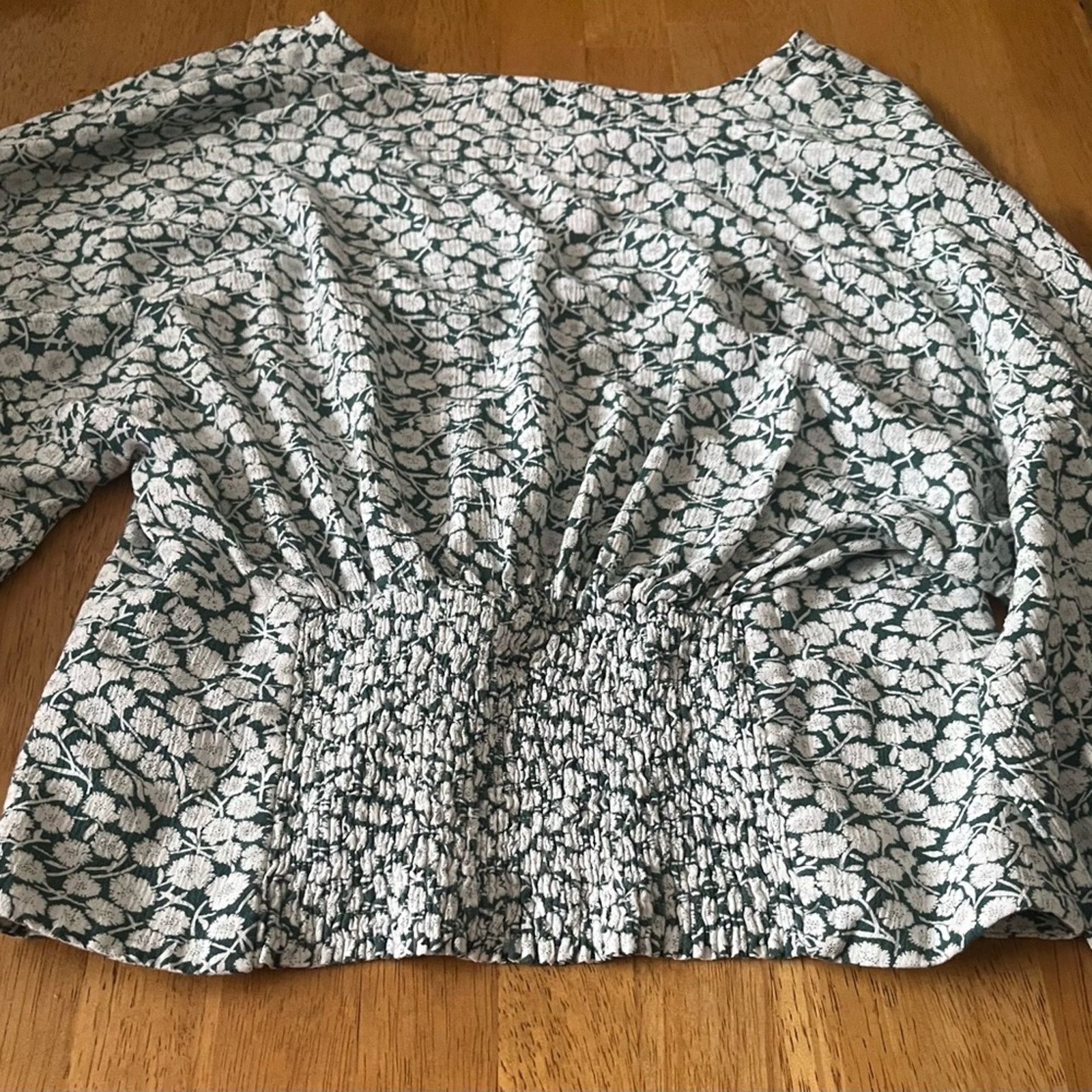 Abercrombie & Fitch Abercrombie & Fitch Green/White Babydoll Floral Blouse, Med Size M / US 6-8 / IT 42-44 - 2 Thumbnail