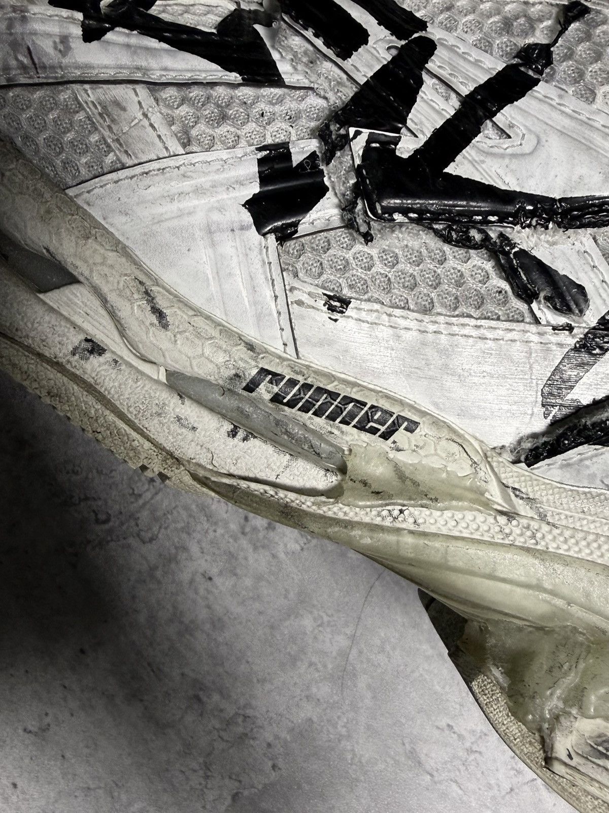 Balenciaga BALENCIAGA Runner Graffiti Sneakers Size US 10 / IT 40 - 9 Thumbnail