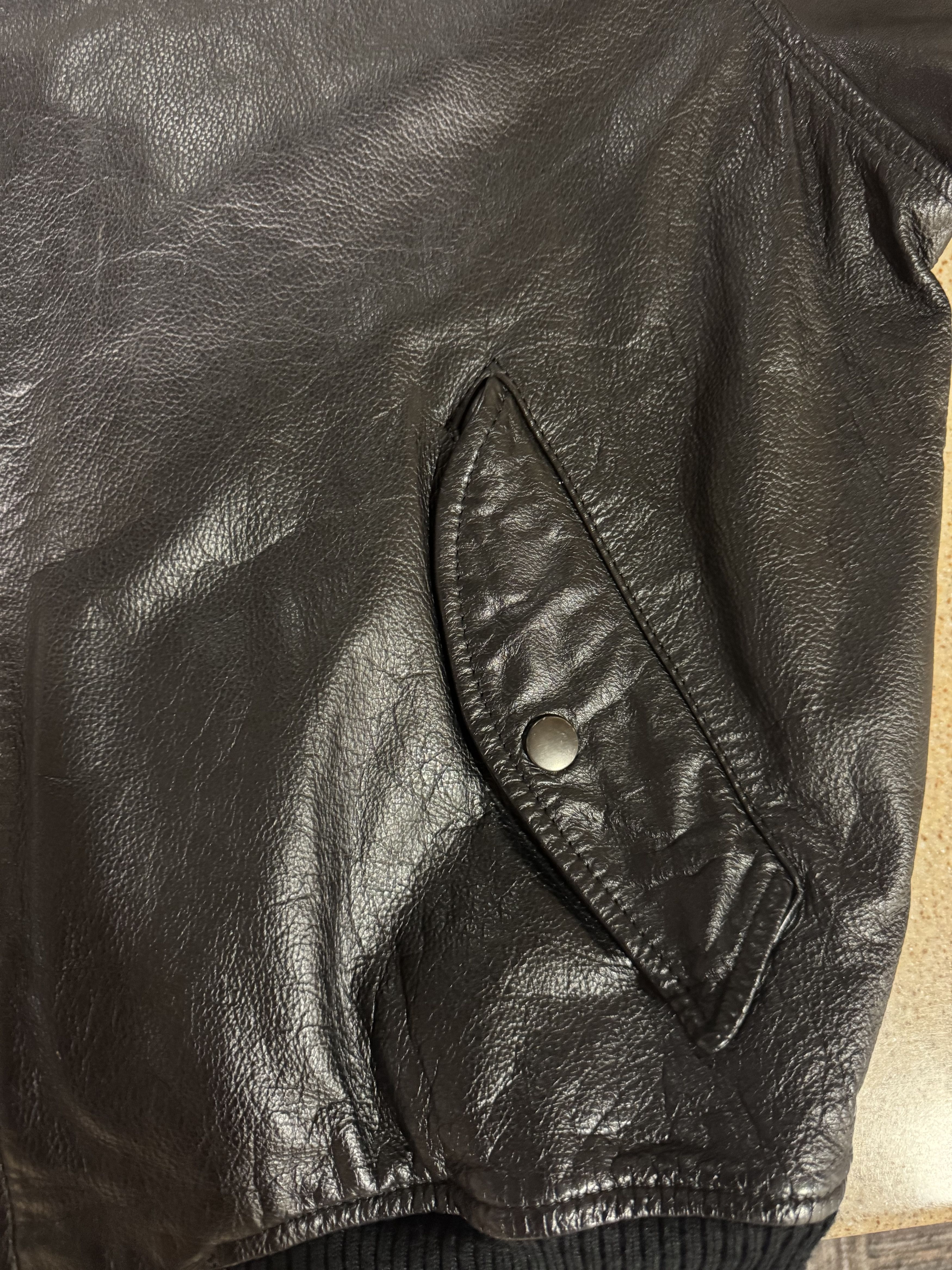 Japanese Brand 90’s Japanese Cowhide MA-1 Leather Flight Jacket Size US S / EU 44-46 / 1 - 3 Thumbnail