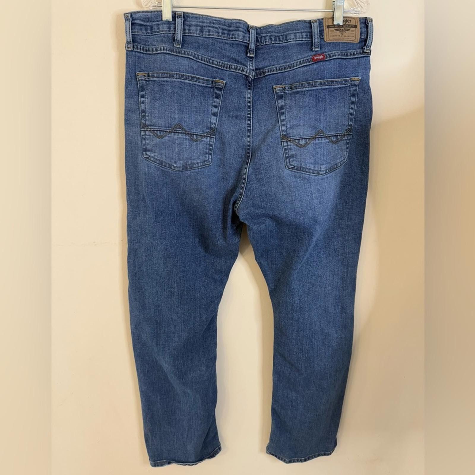 Wrangler Wrangler Relaxed Boot denim jeans SZ 38”Wx30”L Size US 38 / EU 54 - 2 Thumbnail