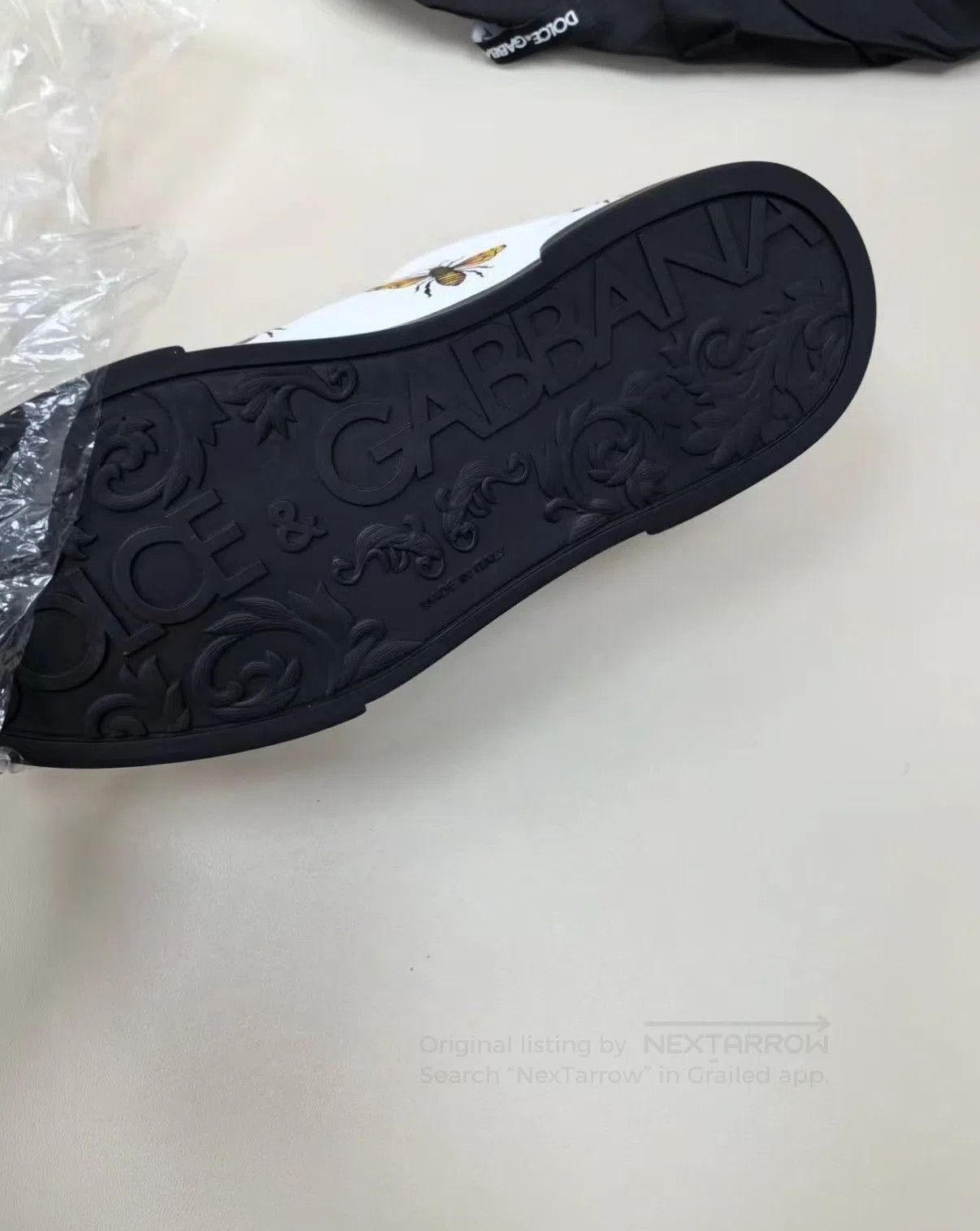 Dolce & Gabbana White Lowtop Sneakers with Bee & Heart Designs. Size US 9.5 / EU 42-43 - 5 Thumbnail