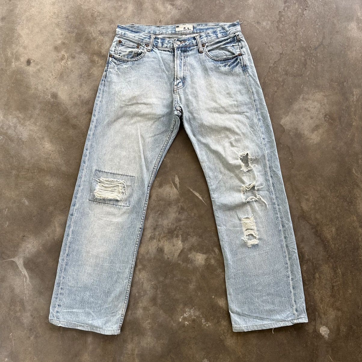 Japanese Brand Vintage Japanese Distressed Faded Denim Jean Pant W33 Size US 33 - 1 Thumbnail