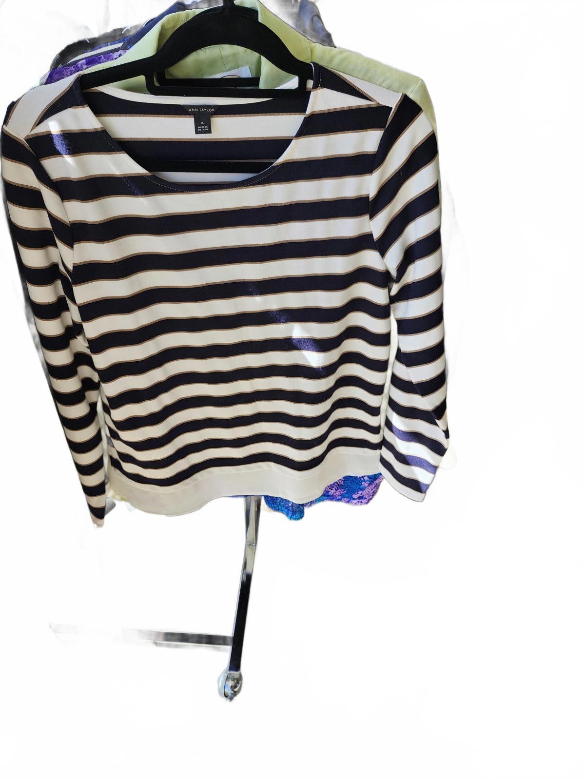 Ann Taylor Ann Taylor knit top M Size ONE SIZE - 1 Thumbnail