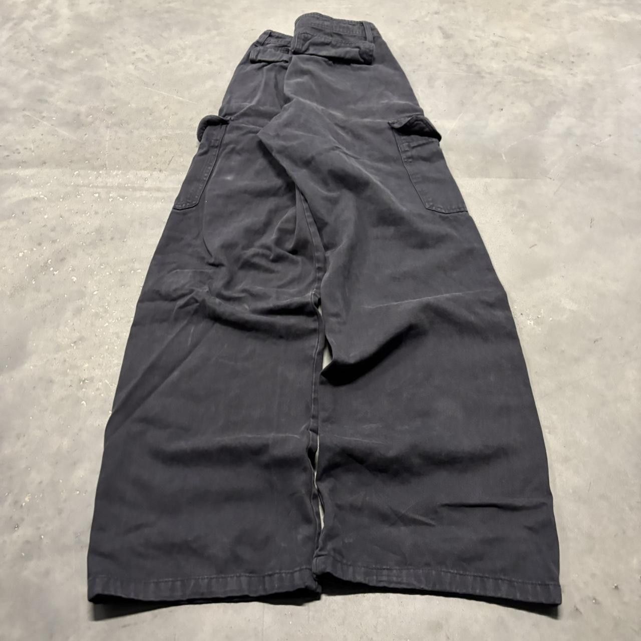 Japanese Brand × Vintage Crazy Vintage Y2K/2000s Black Streetwear Essential Cargo Pants! Size US 27 - 4 Thumbnail
