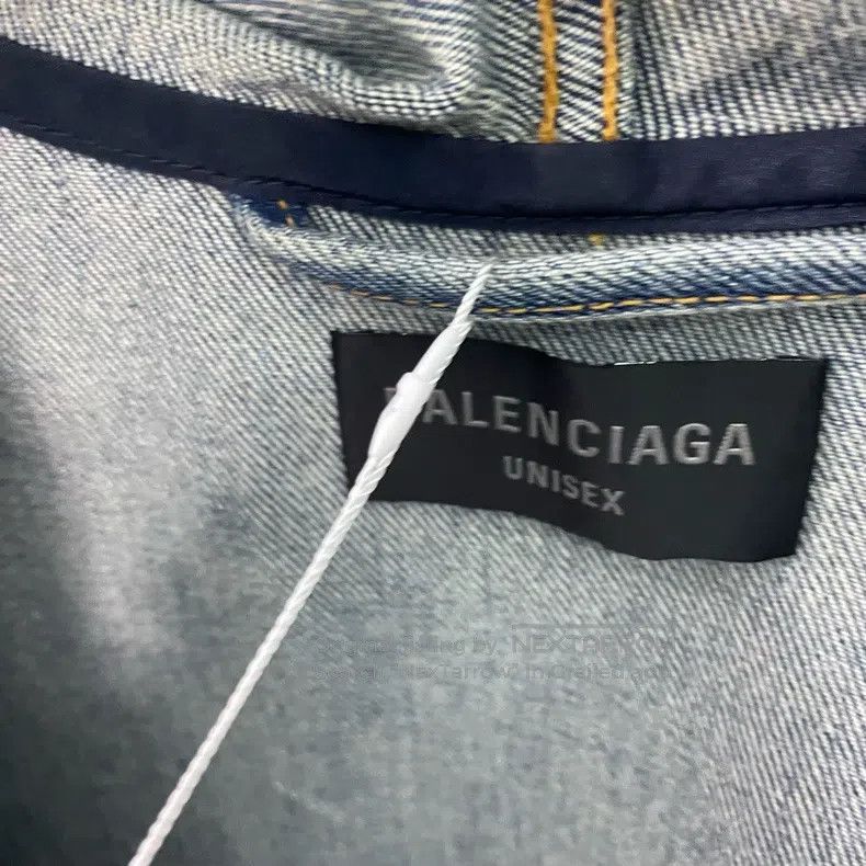 Balenciaga Balenciaga Crystal Studs Hand Embroidered Denim Jacket Hoo Size US L / EU 52-54 / 3 - 3 Thumbnail