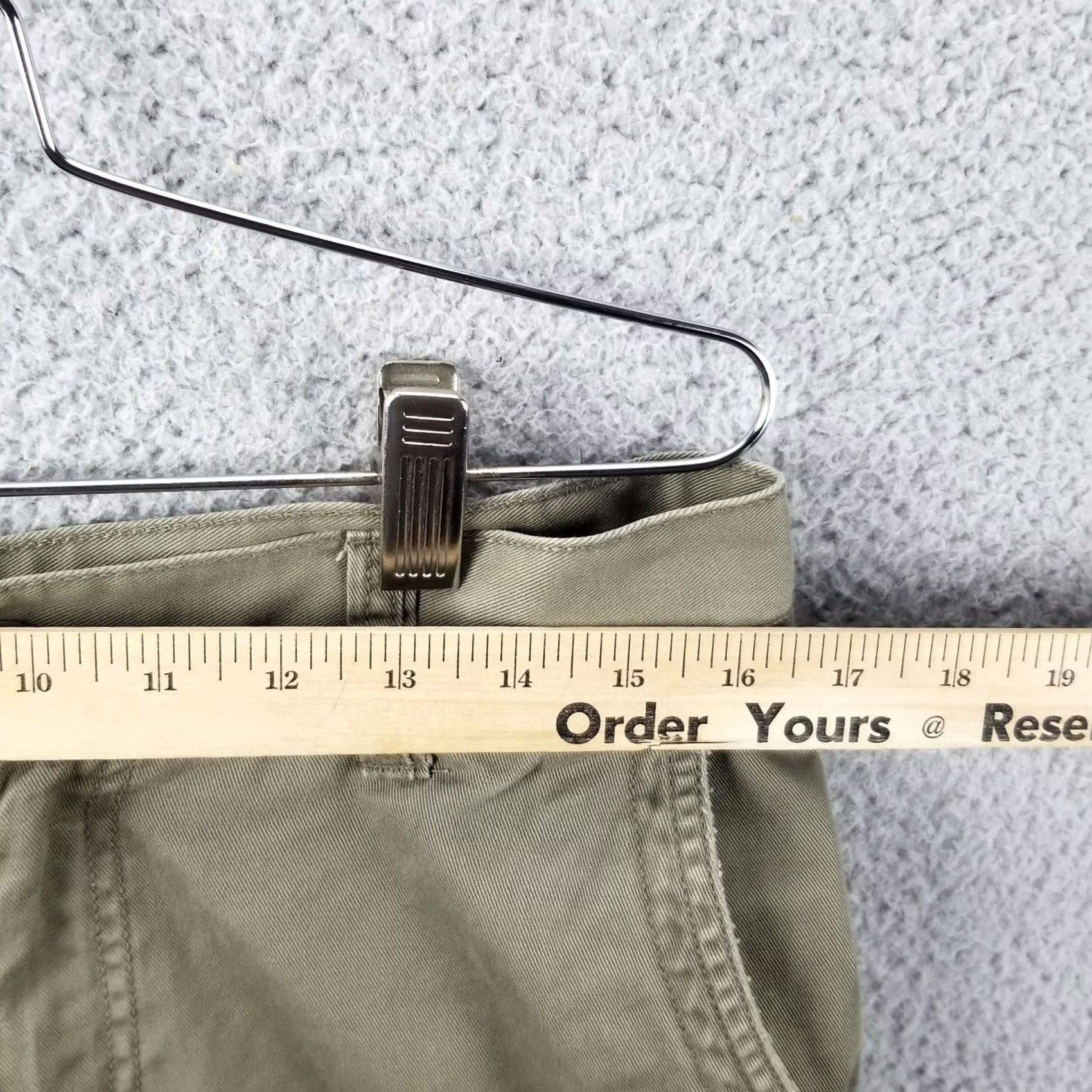 Old Navy Old Navy Surplus Cargo Shorts Mens 31 Brown Khaki Beige Cargo Army Casual Mens Shorts 31 Size US 31 - 3 Thumbnail
