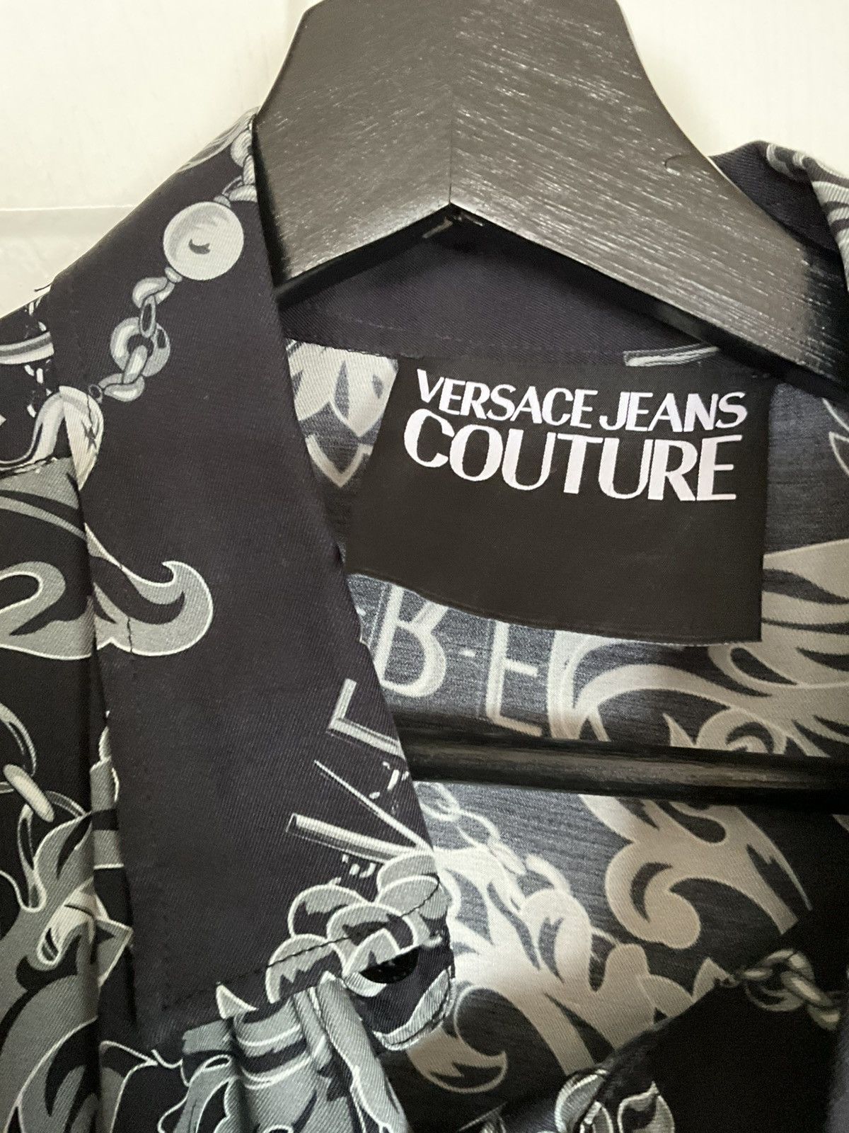 Versace Versace silk shirt black and grey never worn tag still on Size US XL / EU 56 / 4 - 2 Thumbnail