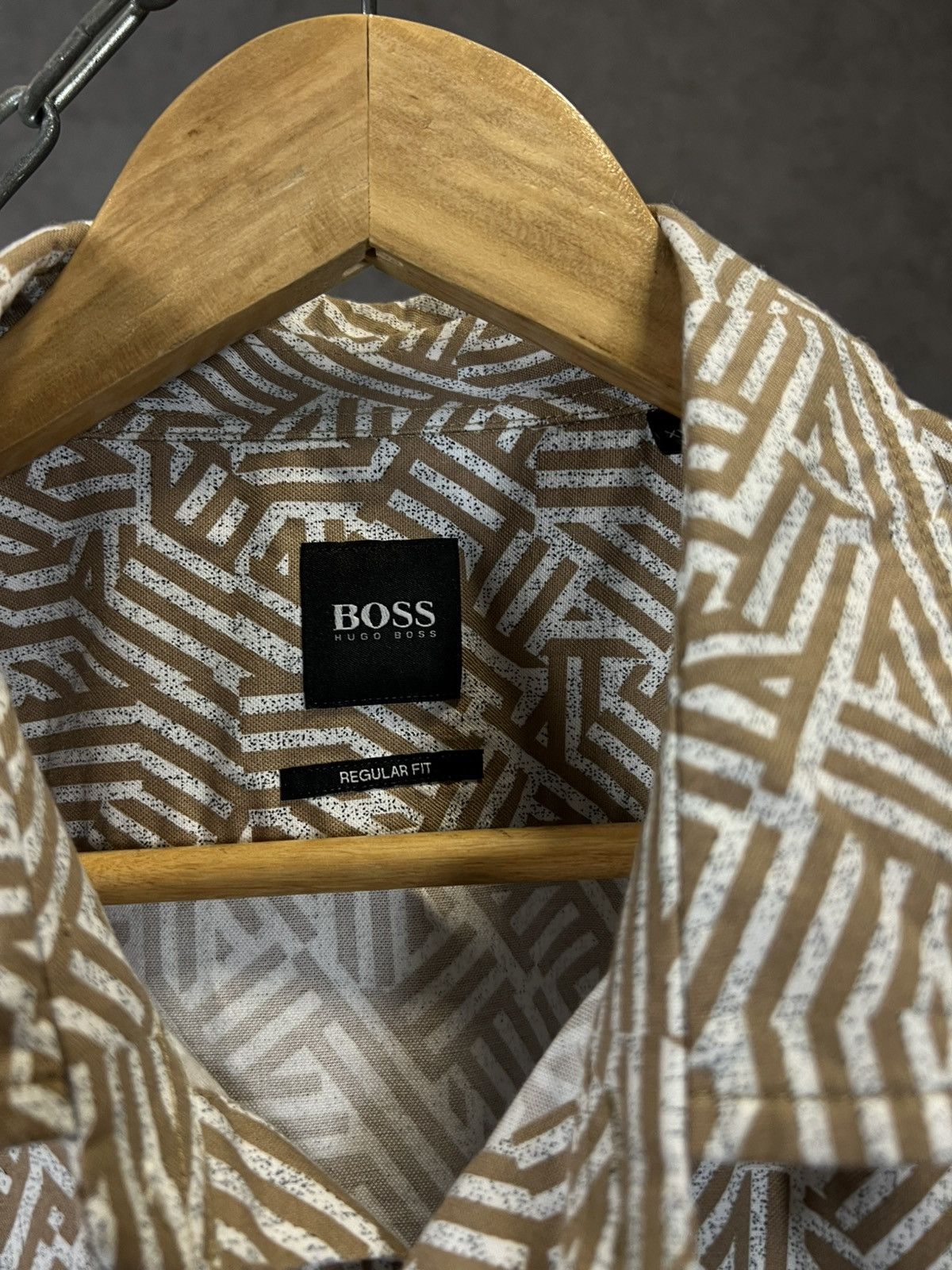 Hugo Boss Hugo Boss designer monogram shirt Size US XXL / EU 58 / 5 - 3 Thumbnail