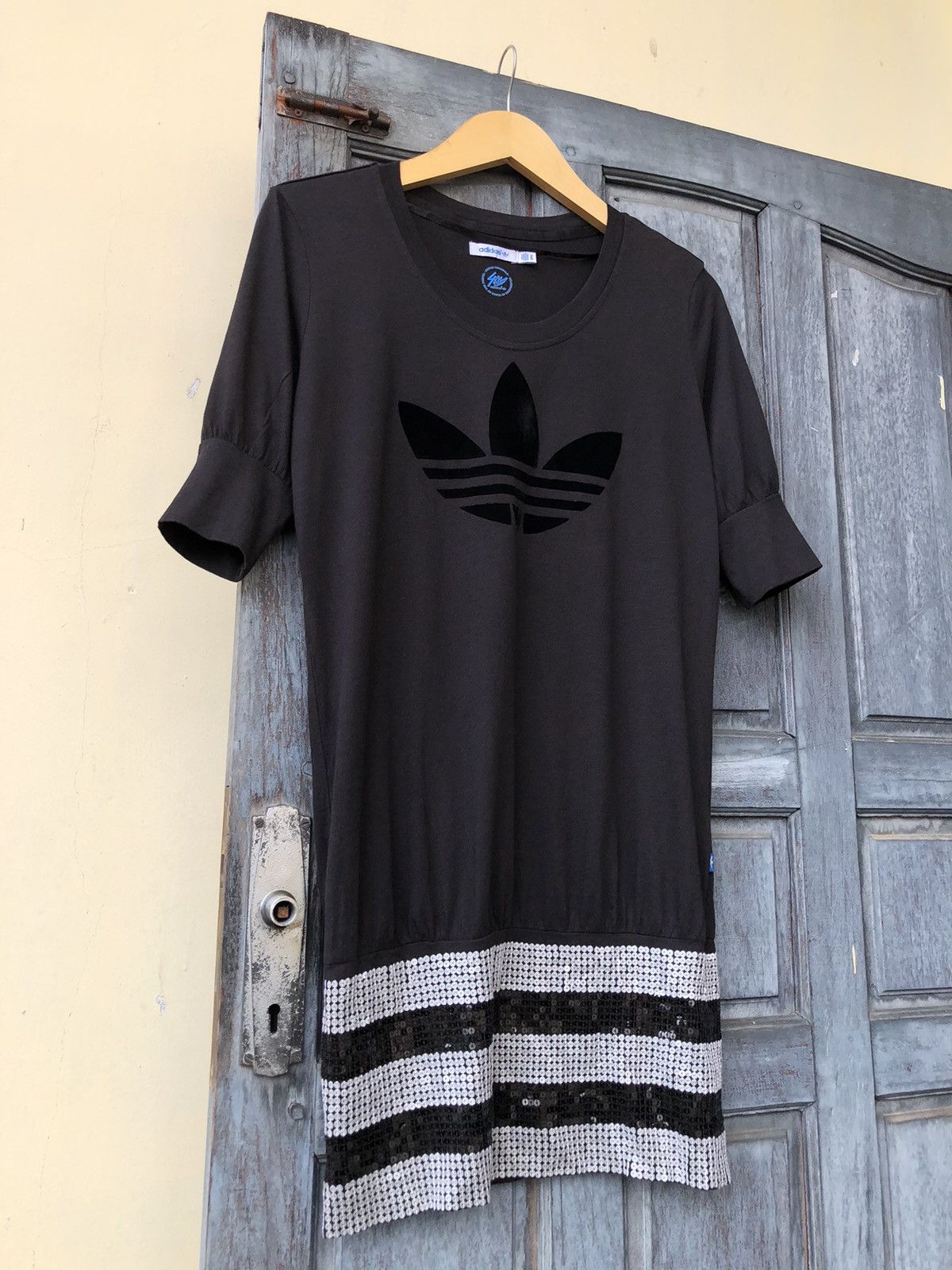 Adidas Adidas Celebrating 40 Years Of The Trefoil Dress Tshirt Size M / US 6-8 / IT 42-44 - 5 Thumbnail