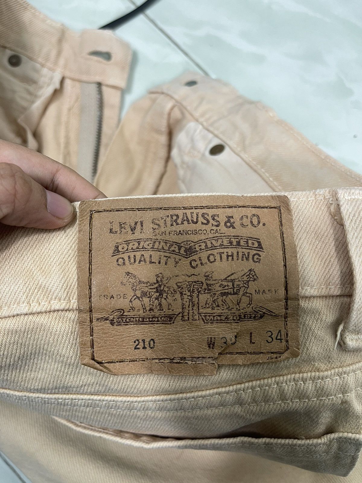 Japanese Brand Vintage Levis 210 Distressed Zipper Fly Jeans Size US 30 / EU 46 - 15 Thumbnail