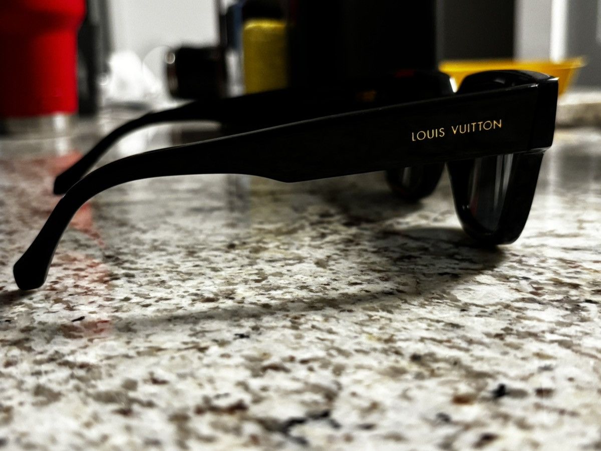 Louis Vuitton Louis Vuitton Escape Square Sunglasses Size ONE SIZE - 3 Thumbnail