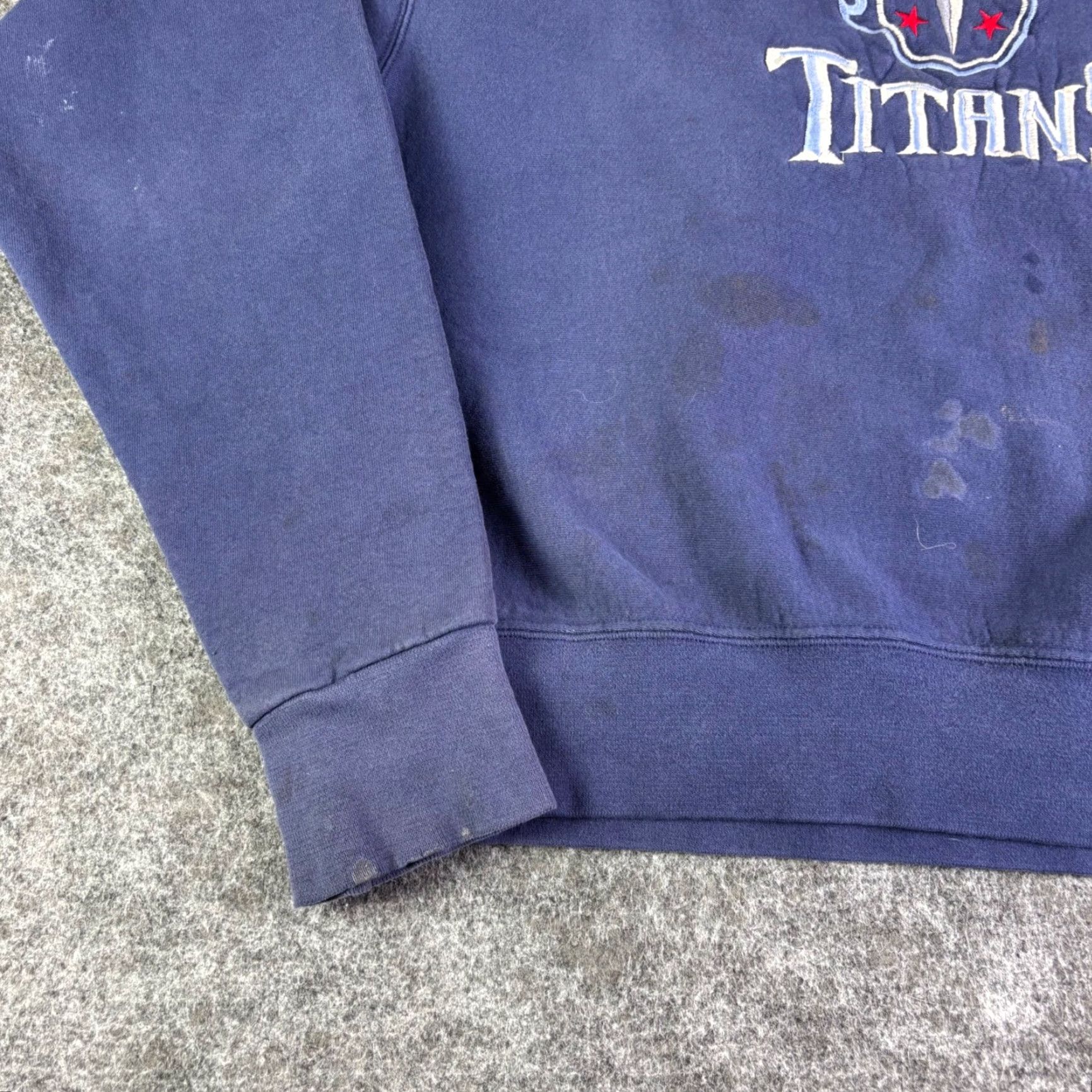 Fruit Of The Loom VINTAGE Mens Tennessee Titans Crewneck Sweatshirt Navy Blue NFL Football Size XL Size US XL / EU 56 / 4 - 7 Thumbnail