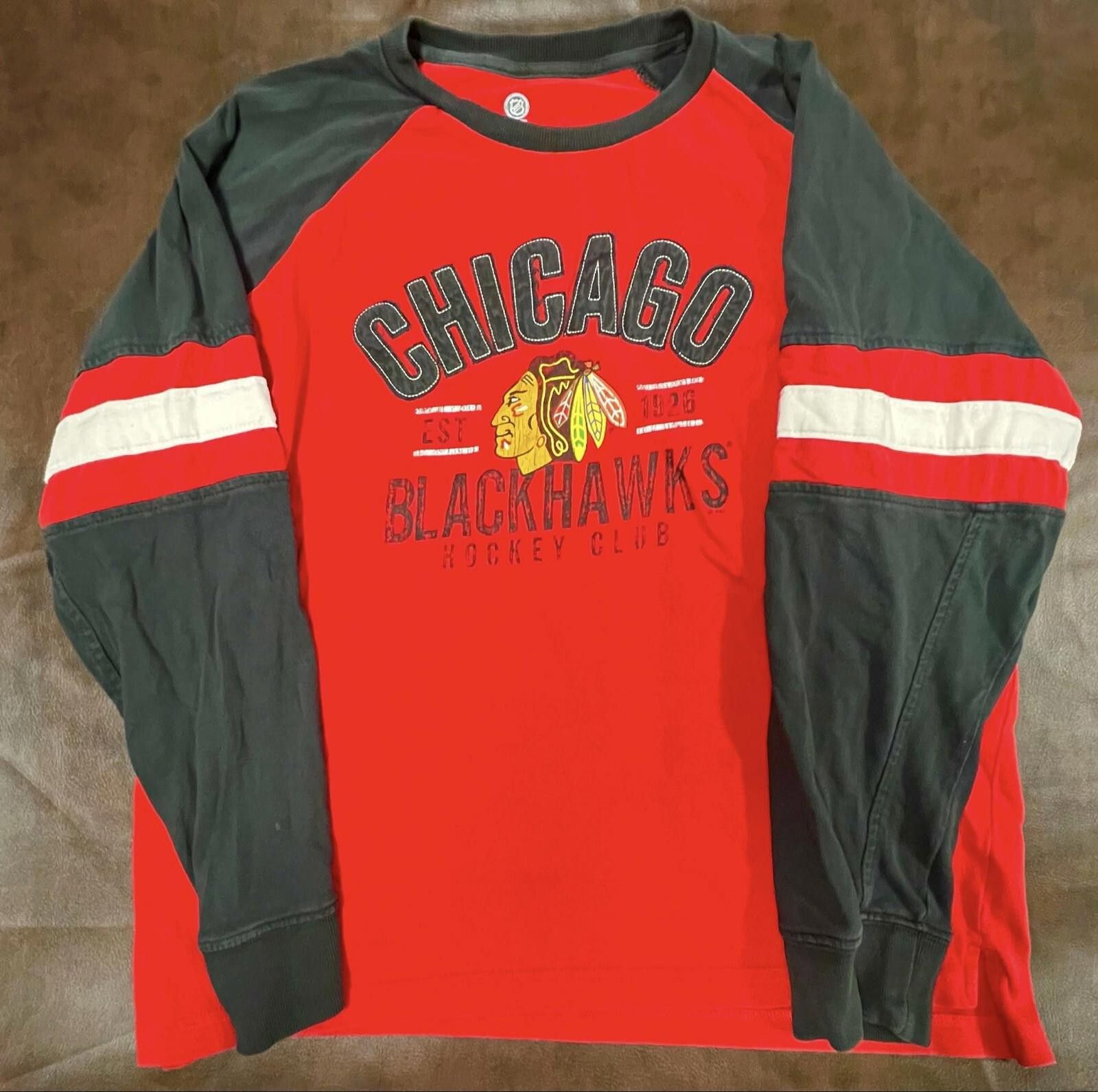 NHL Chicago Blackhawks T Shirt Mens XL Red and Black Long Sleeve Size ONE SIZE - 1 Thumbnail
