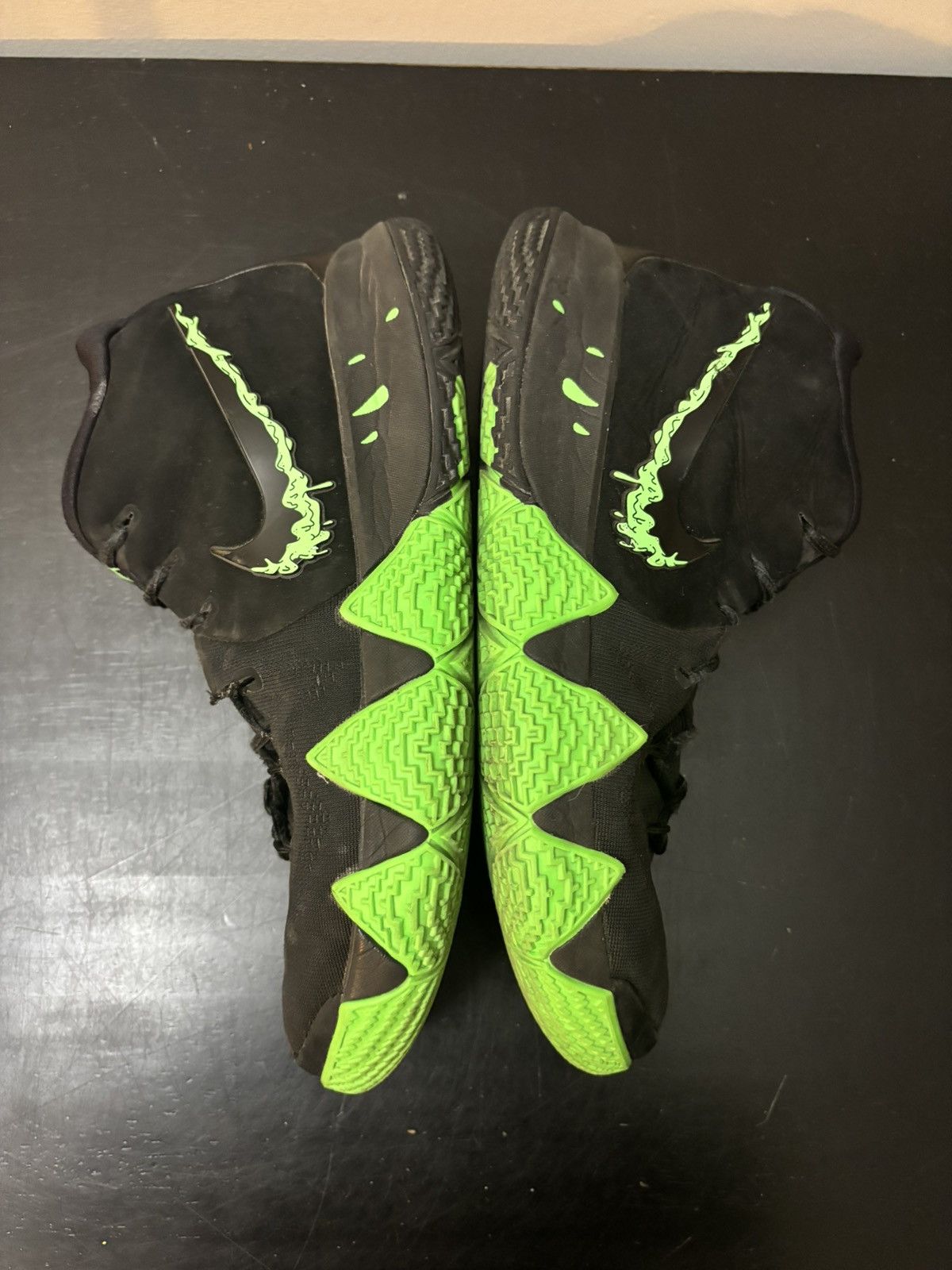 Nike Kyrie 4 Halloween Slime Green