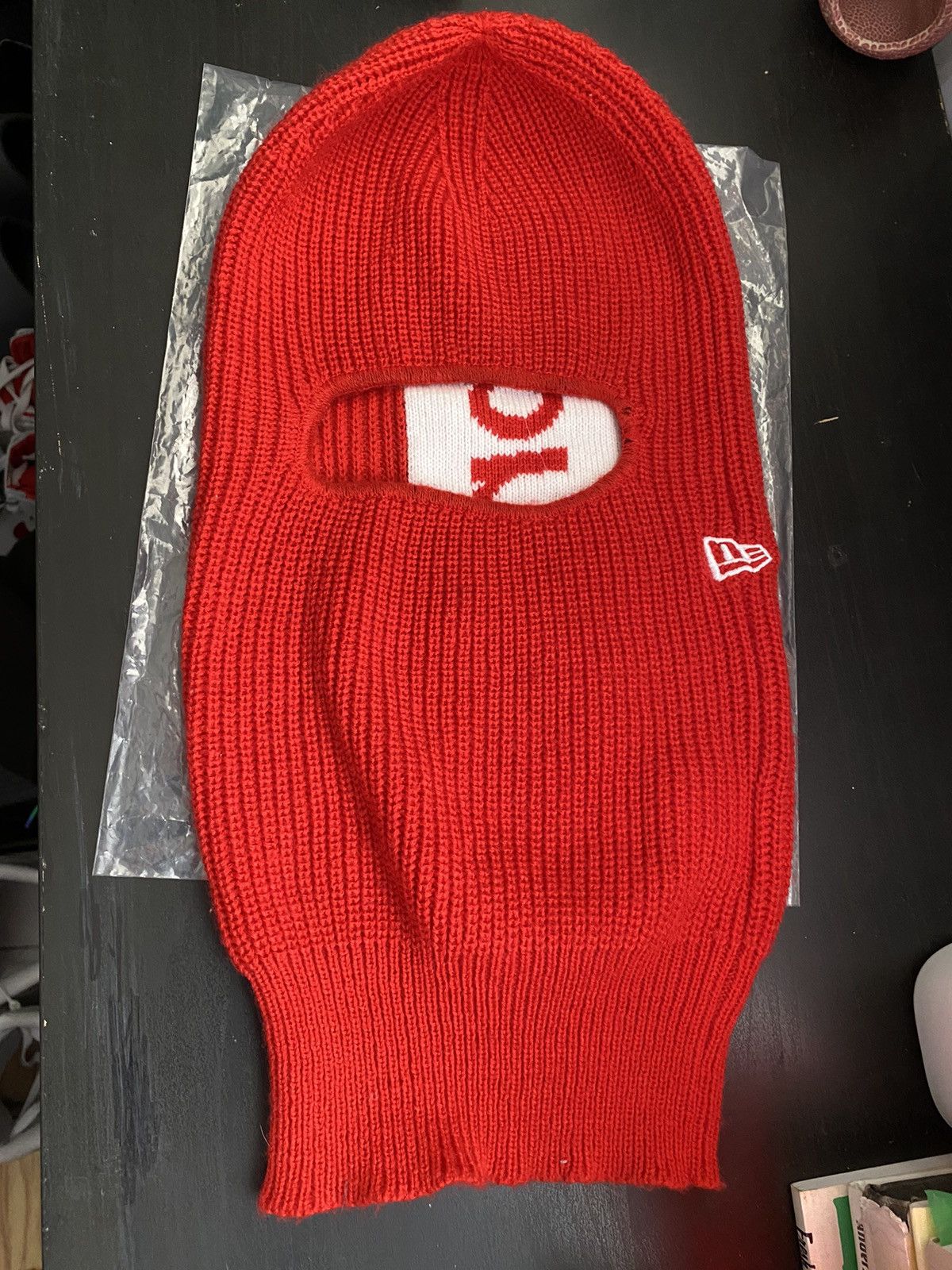 Supreme Supreme New Era Balaclava RED Size ONE SIZE - 2 Thumbnail