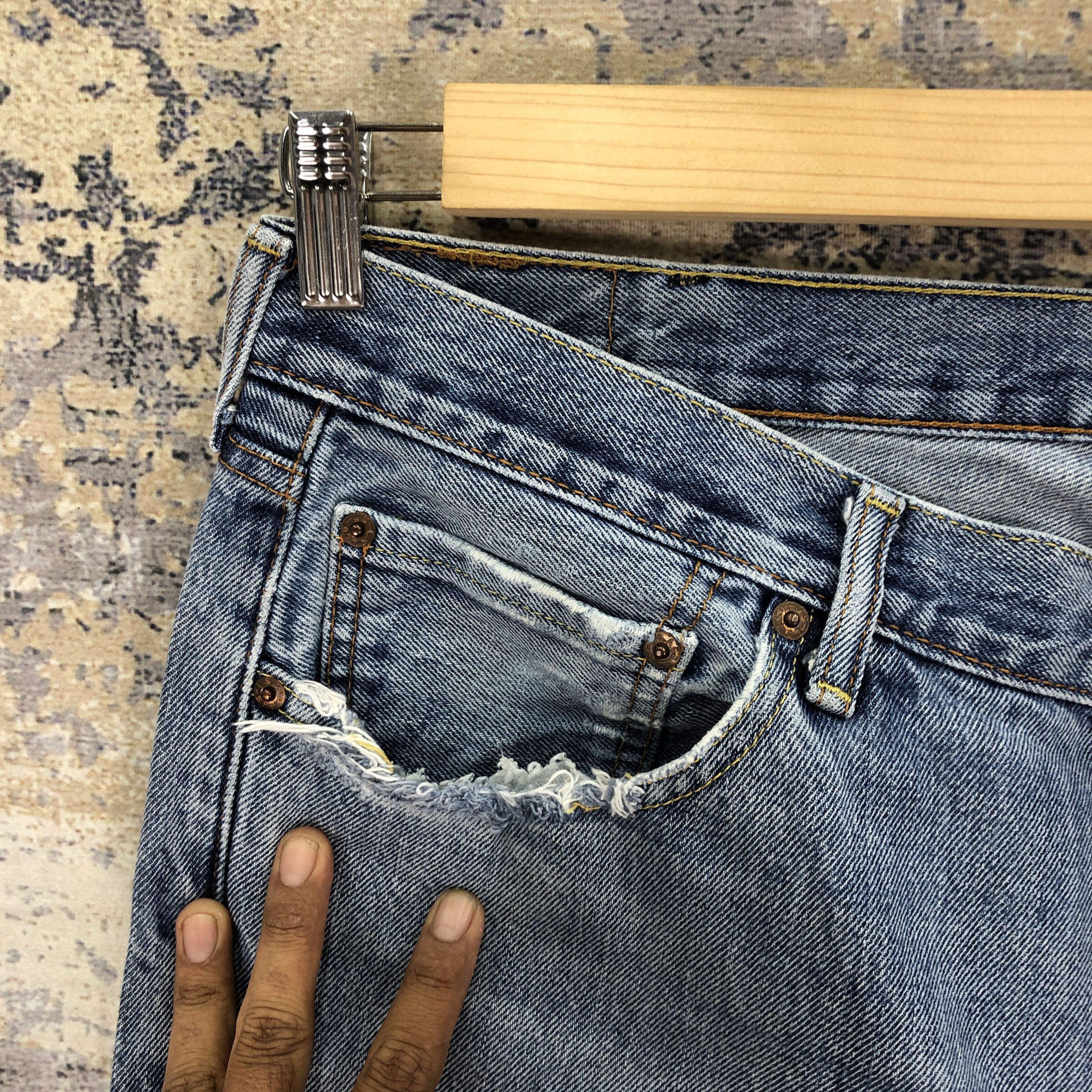 Levi's Vintage Levis 505 Light Wash Jeans Levi's Distressed Denim Size US 38 / EU 54 - 7 Thumbnail