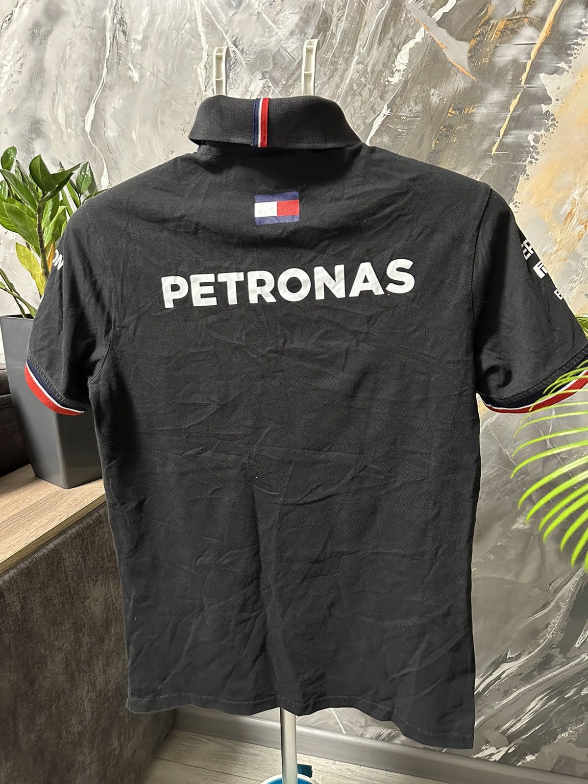 Formula 1 Mercedes AMG Petronas F1 Black Short Sleeve Big Logo T-Shirt Size US M / EU 48-50 / 2 - 5 Thumbnail