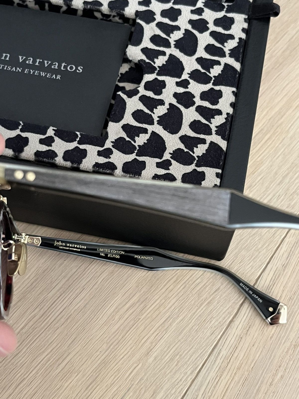 R13 JV101 limited edition sunglasses. Size ONE SIZE - 16 Thumbnail