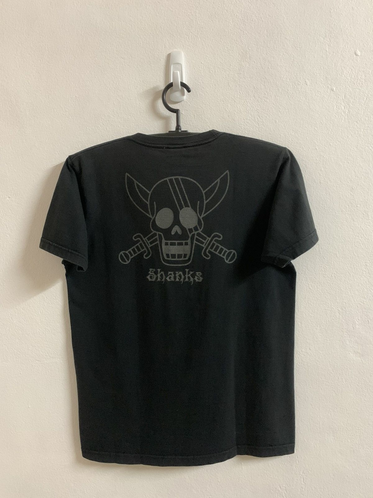 One Piece One Piece (Red-Haired Shanks) T-shirt Size US M / EU 48-50 / 2 - 2 Thumbnail