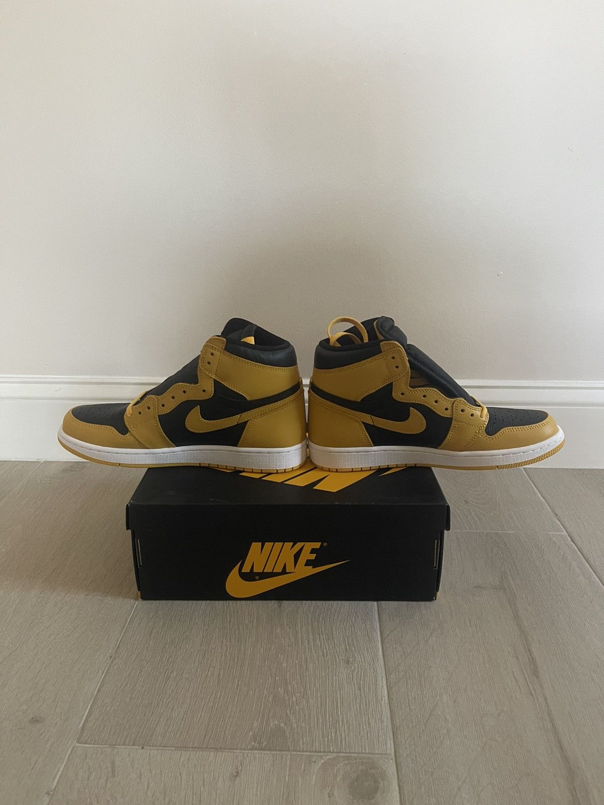 Nike Nike Air Jordan 1 Retro High OG Pollen Black Size 9 (New) Size US 9 / EU 42 - 3 Thumbnail
