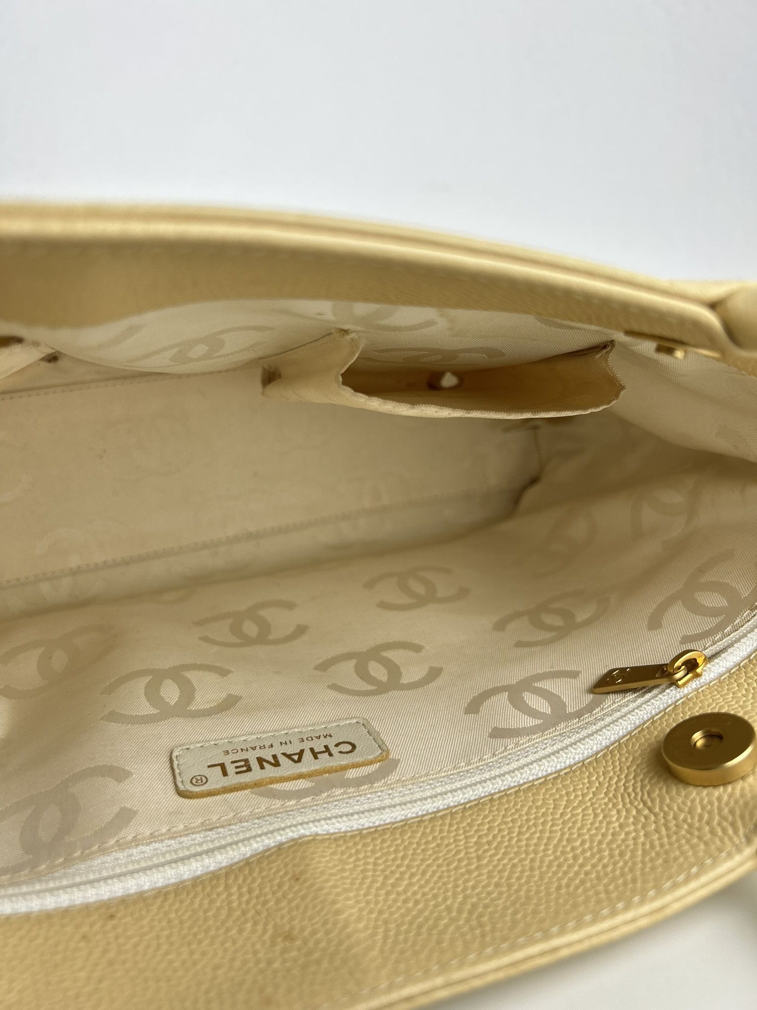 Chanel 2004-2005 Chanel coco mark caviar open tote bag in buttery Size ONE SIZE - 17 Thumbnail