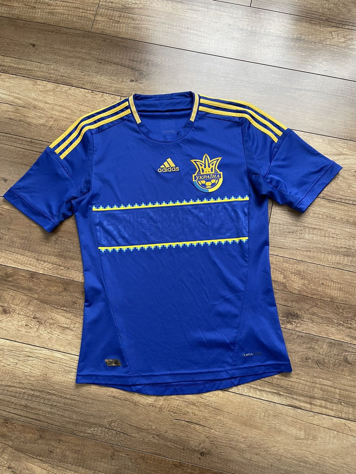 Adidas 2012 Adidas Ukraine Vintage Soccer Suit Jersey And Shorts Size US S / EU 44-46 / 1 - 3 Thumbnail