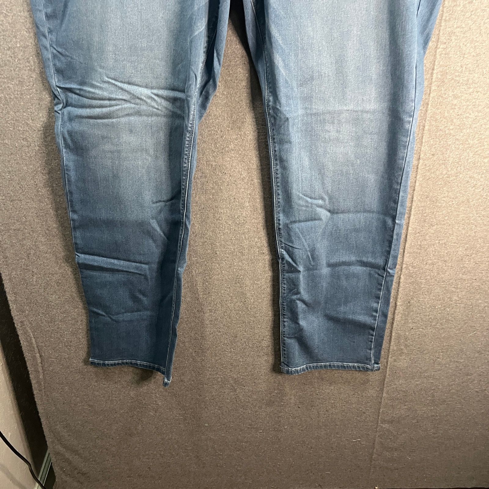 Other Laurie Felt Silky Denim The Easy Skinny Jeans - Indigo Light Size 42" / US 20 - 8 Thumbnail