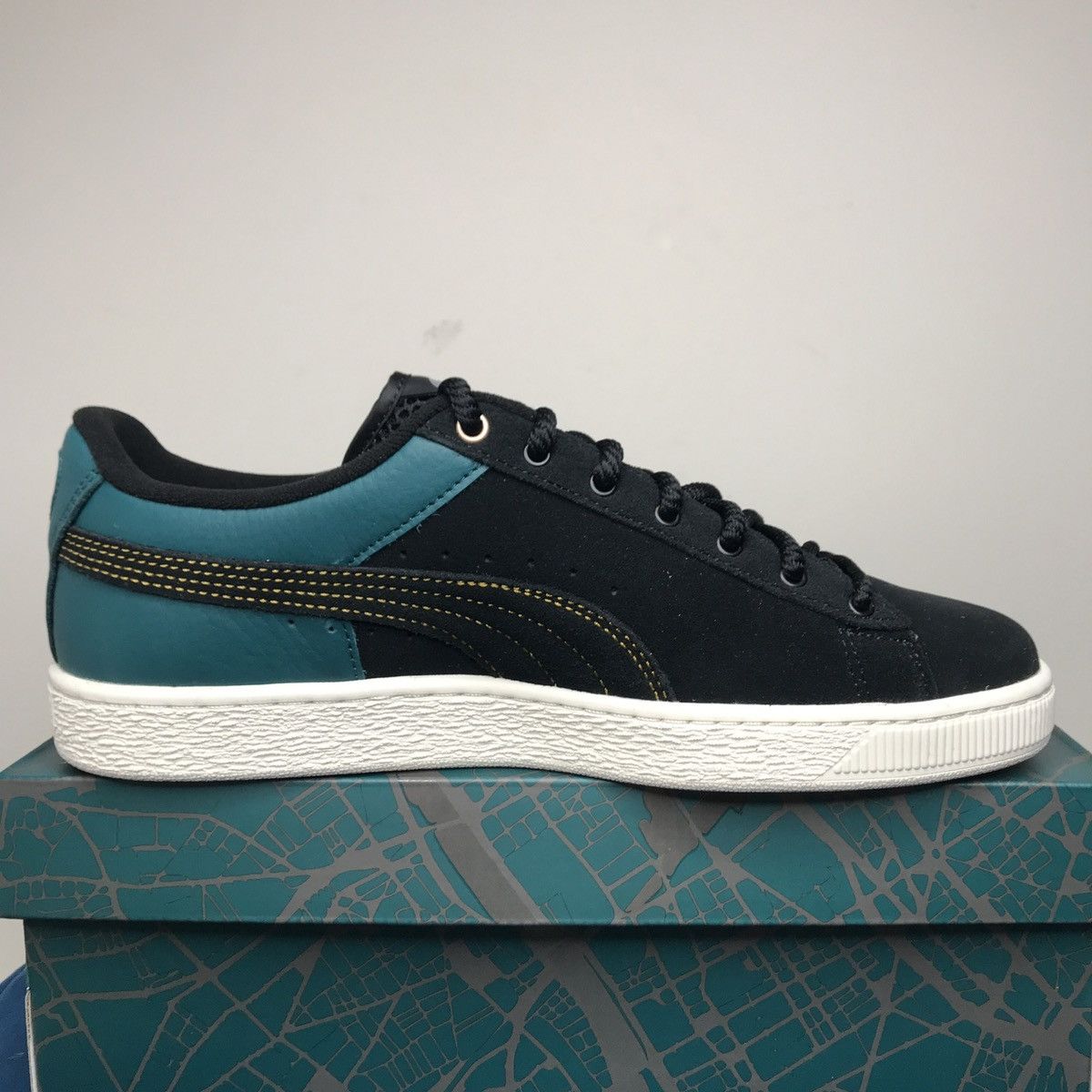 PUMA x USAIN BOLT SUEDE SIZE 10 US
