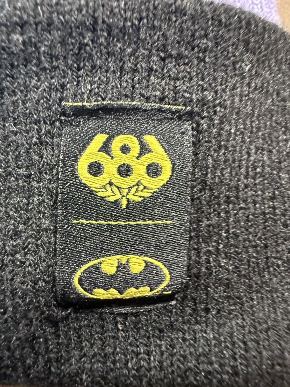 686 BNWT 686 x Batman Beanie – Dark Knight Face Logo Collab Size ONE SIZE - 3 Thumbnail