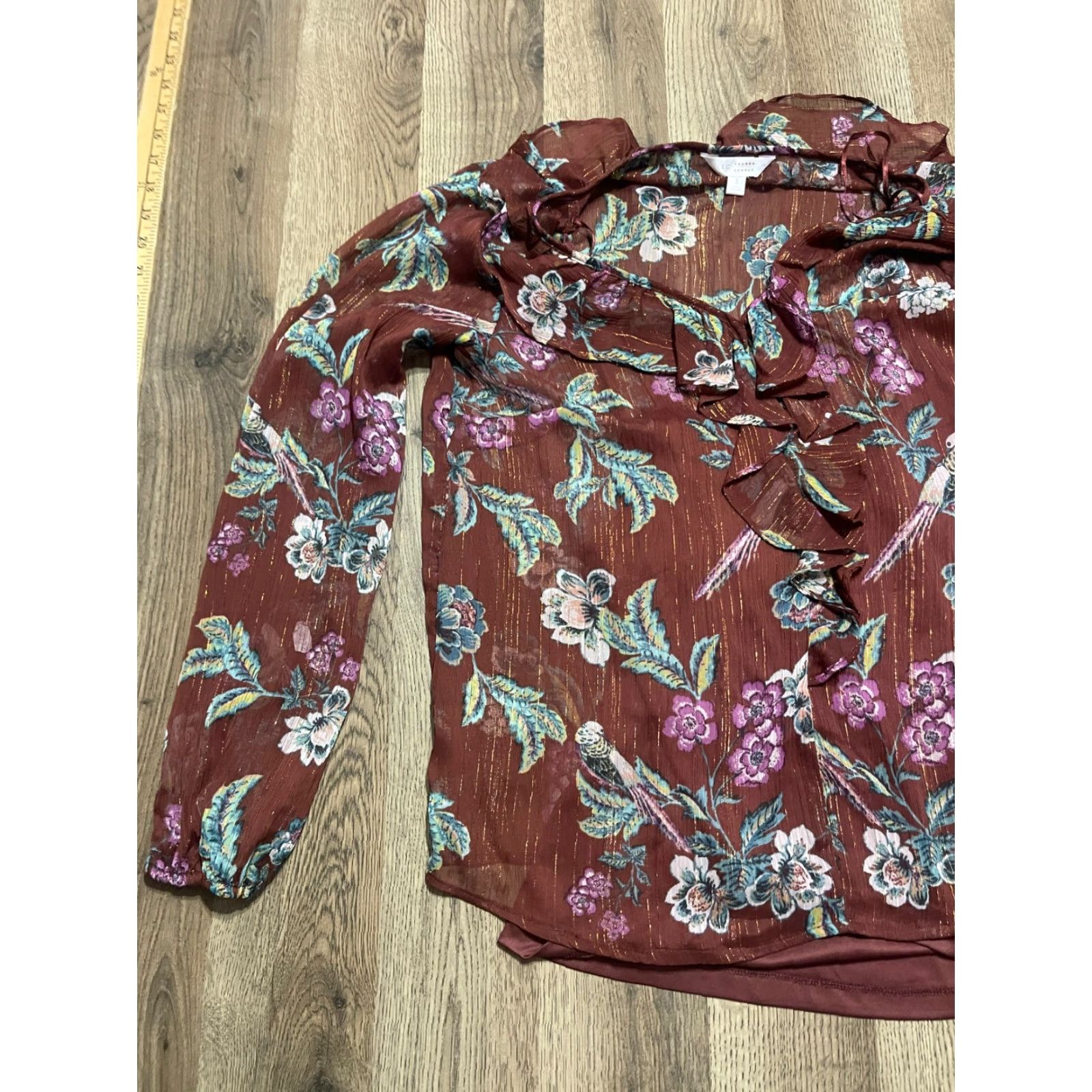 Vintage LC Lauren Conrad Shirt Womens Small Brown Floral V-Neck Ruffle Long Sleeve T-Shirt Size S / US 4 / IT 40 - 3 Thumbnail