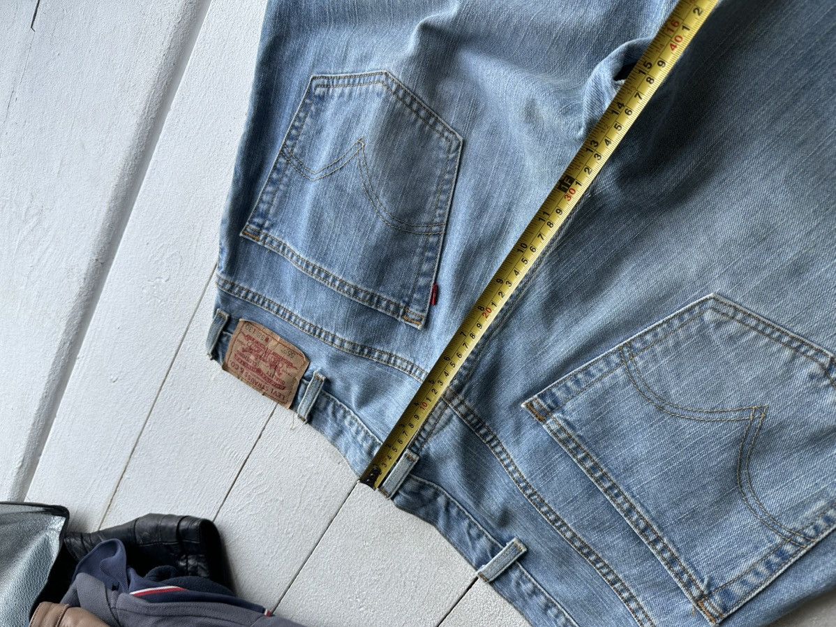 Levi's × Vintage 🚨Vintage 90s Levis Jeans 559 Relaxed Fit Light Wash Denim Size US 38 / EU 54 - 11 Thumbnail