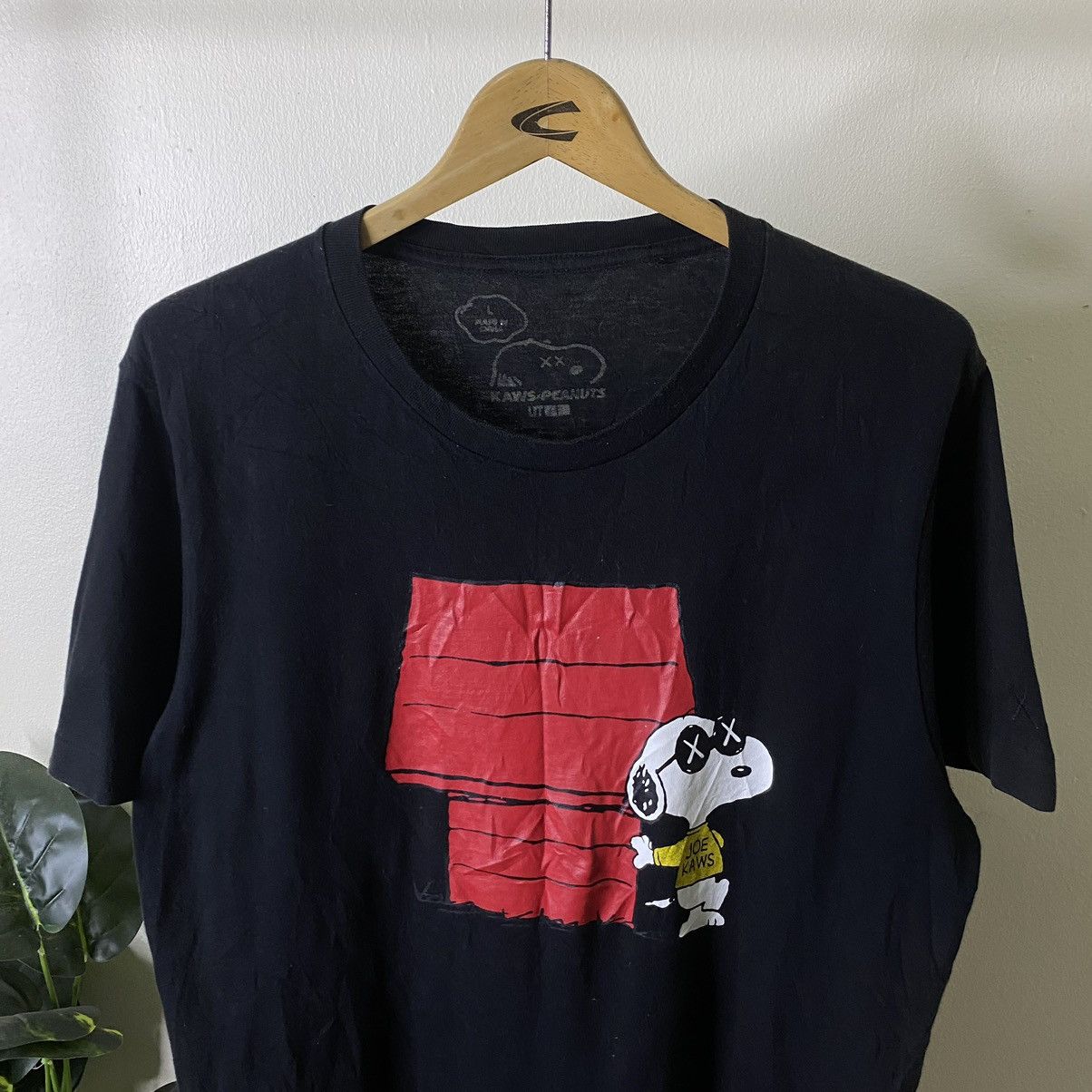 Kaws × Peanuts × Uniqlo Kaws x Peanuts x Uniqlo Collaboration Tee Size US L / EU 52-54 / 3 - 2 Thumbnail
