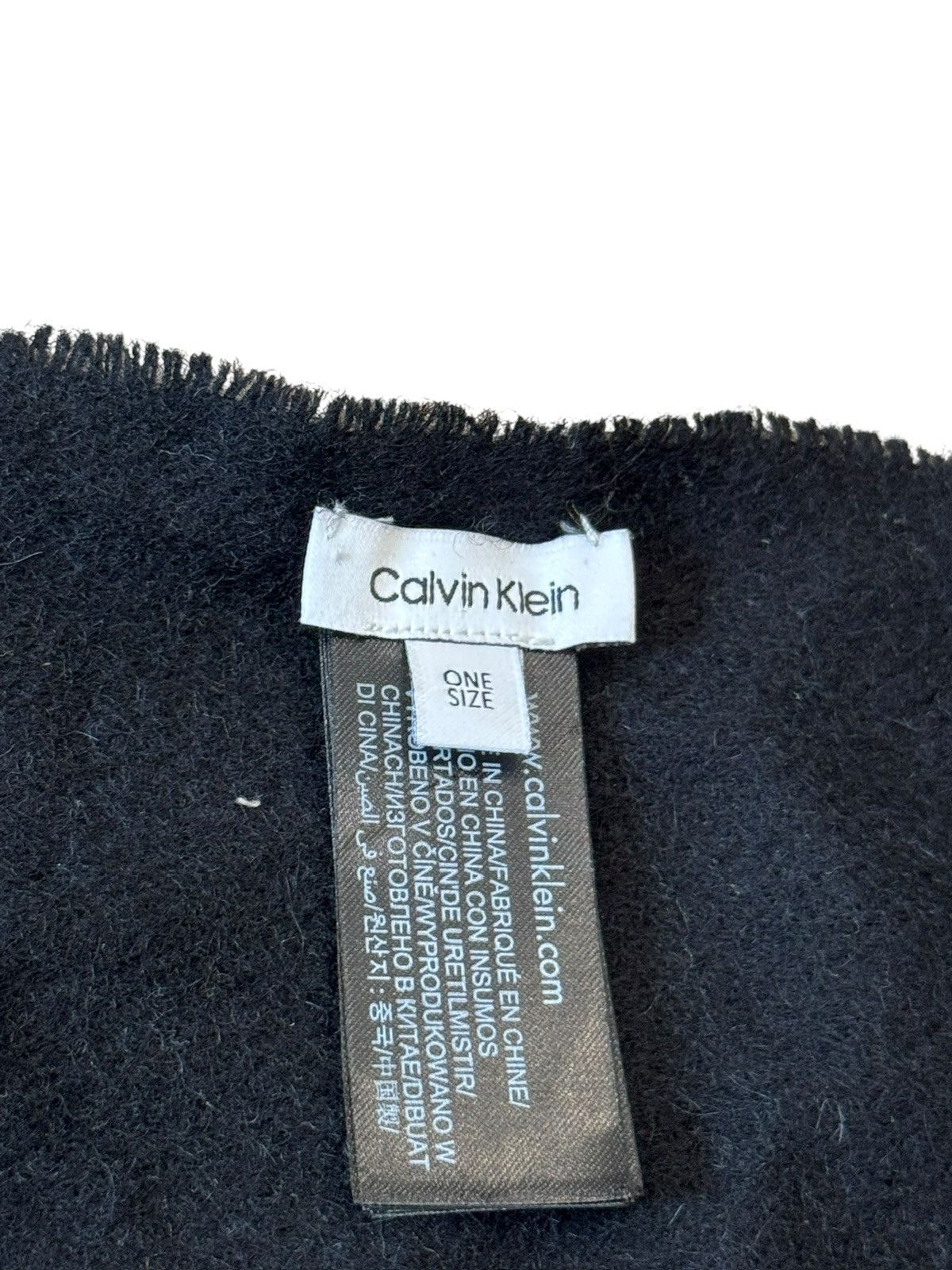 Calvin Klein Calvin Klein Logo Black Wool Wrap Shawl Scarf Size ONE SIZE - 2 Thumbnail