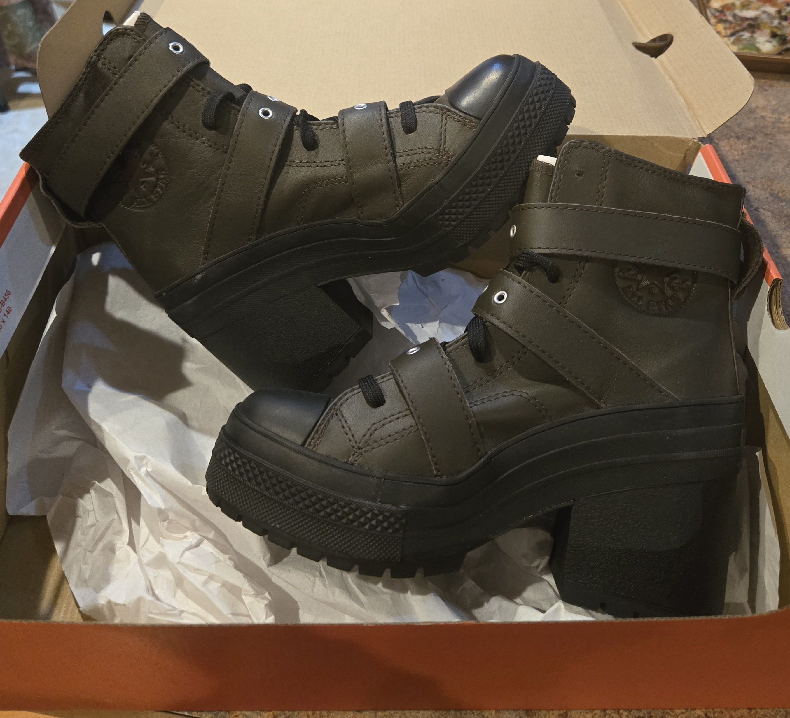 Converse CONVERSE Chuck 70 De Luxe Leather/Buckles High Top, Platform Size US 5.5 / IT 35.5 - 3 Thumbnail
