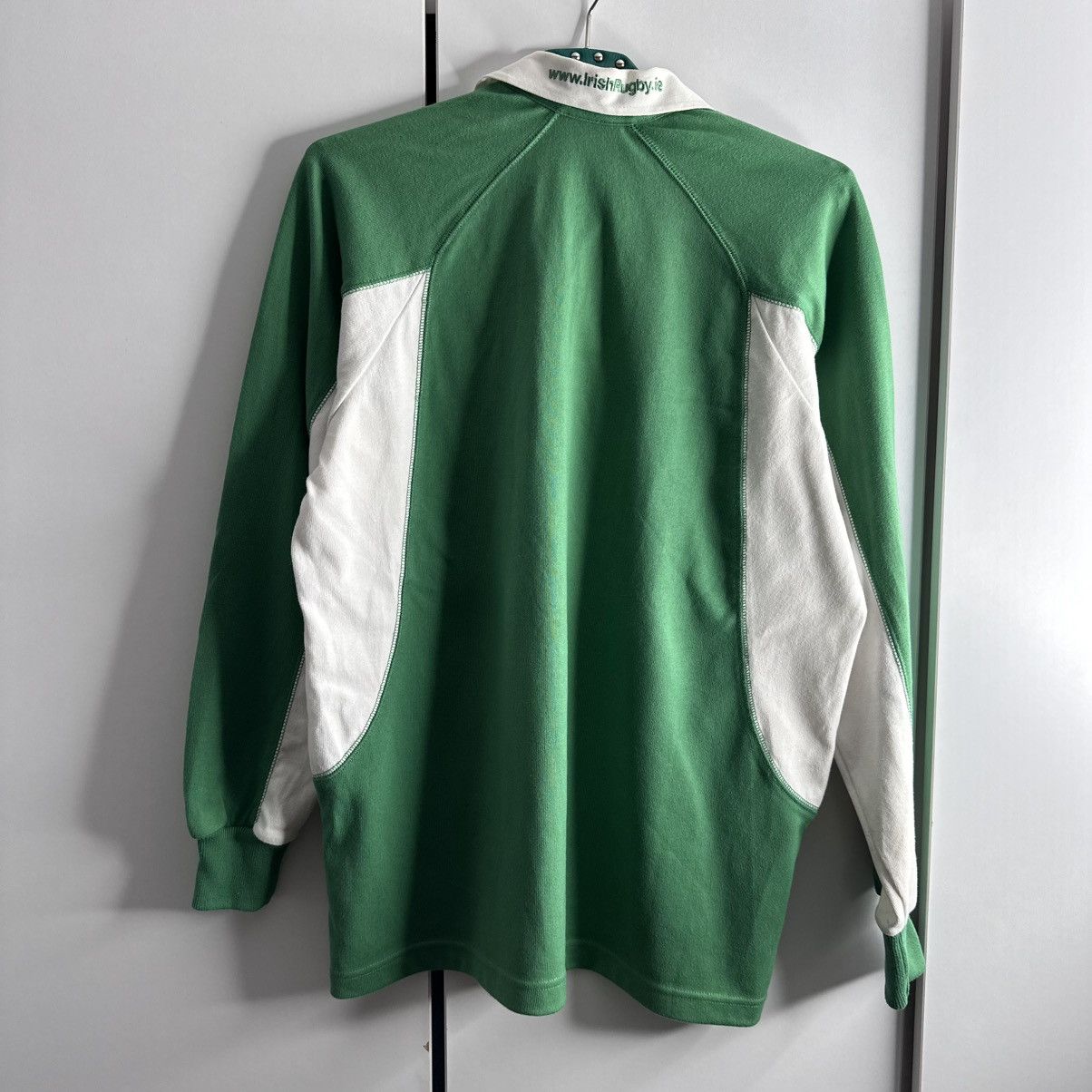 Canterbury of New Zealand IRELAND IRISH RUGBY 2005 2006 HOME JERSEY CANTERBURY Size US S / EU 44-46 / 1 - 8 Thumbnail