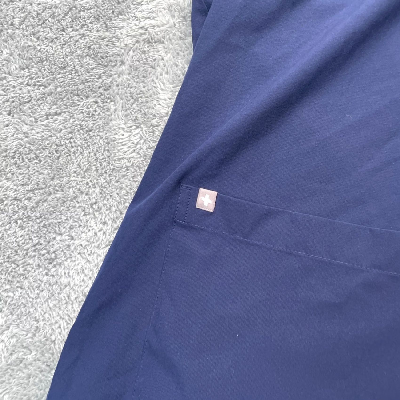 Vintage FIGS Top Womens 2XL Blue Scrub Technical Collection Logo V Neck Nursing Medical Shirts Womens Blue 2XL Fig’s Top Size XXL / US 16-18 / IT 52-54 - 5 Thumbnail