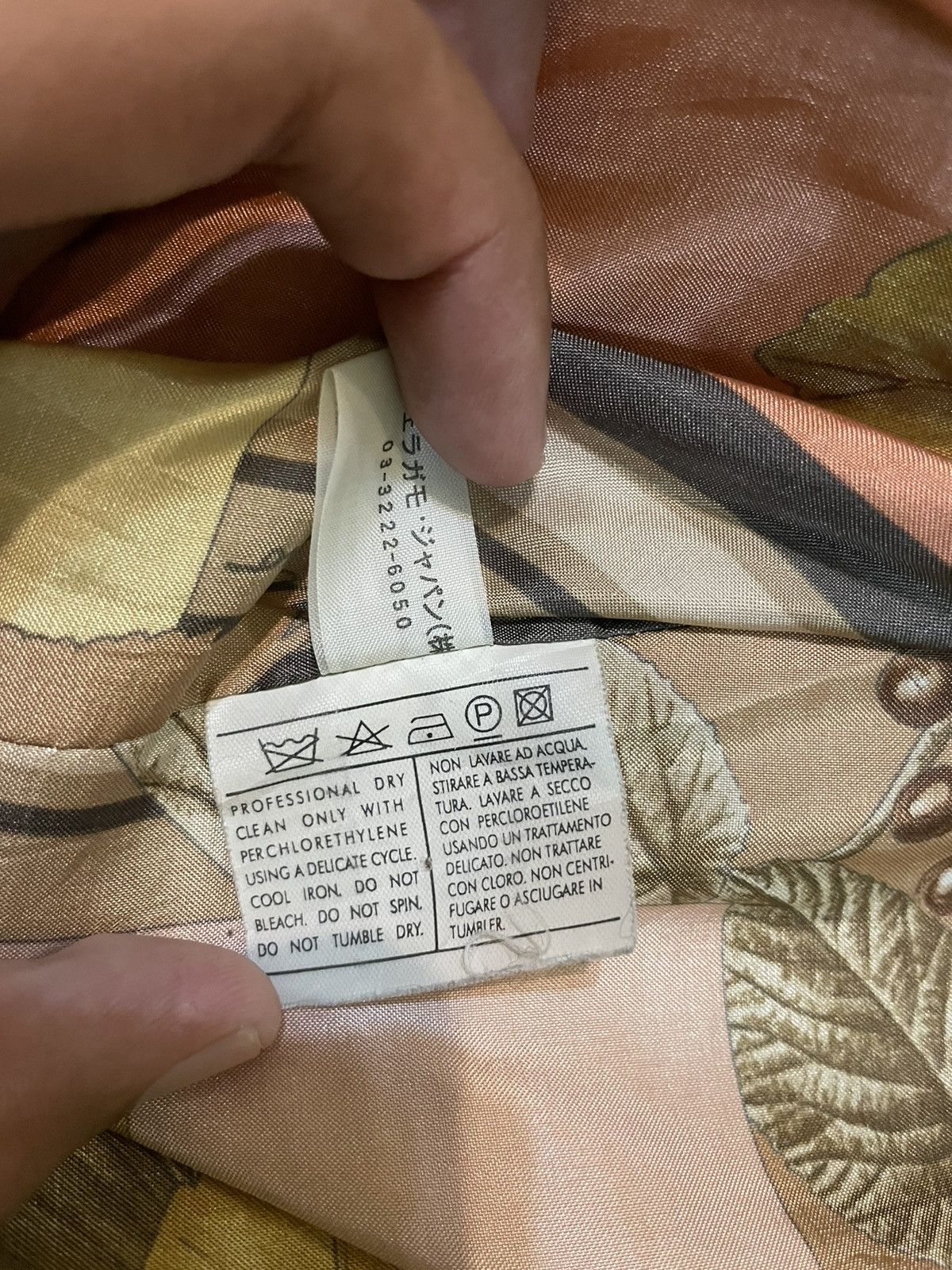 Salvatore Ferragamo Vintage Salvatore Ferragamo Button Up Jacket Size US M / EU 48-50 / 2 - 13 Thumbnail