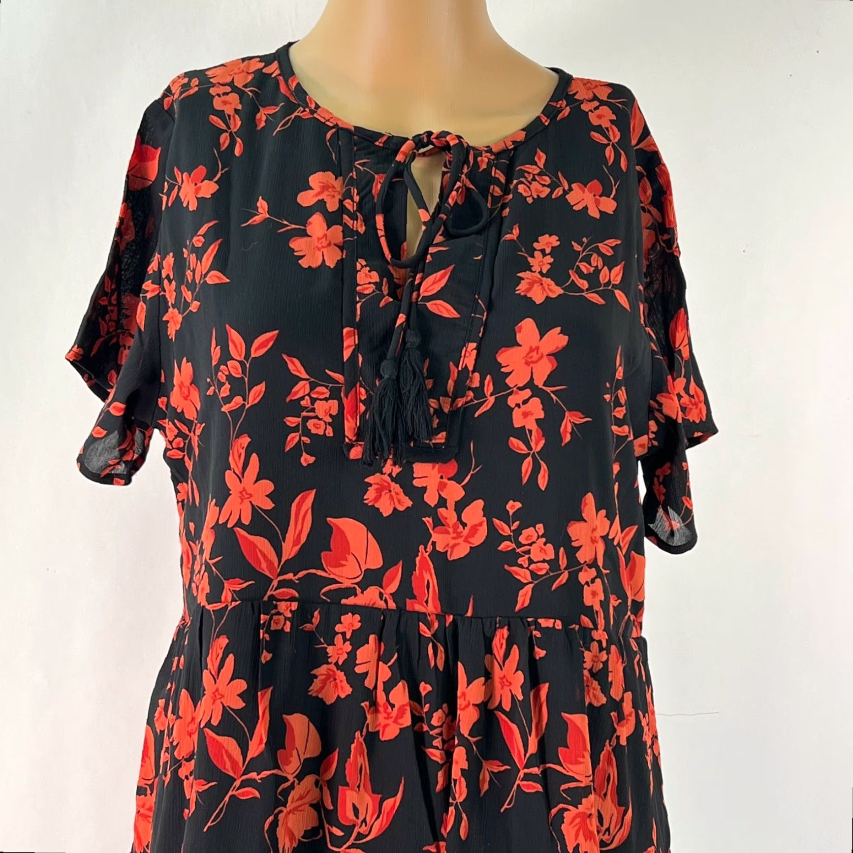 VINTAGE Floral Print Black Fit & Flare Dress Medium Flutter Sleeves Tie  Neck Casual Womens