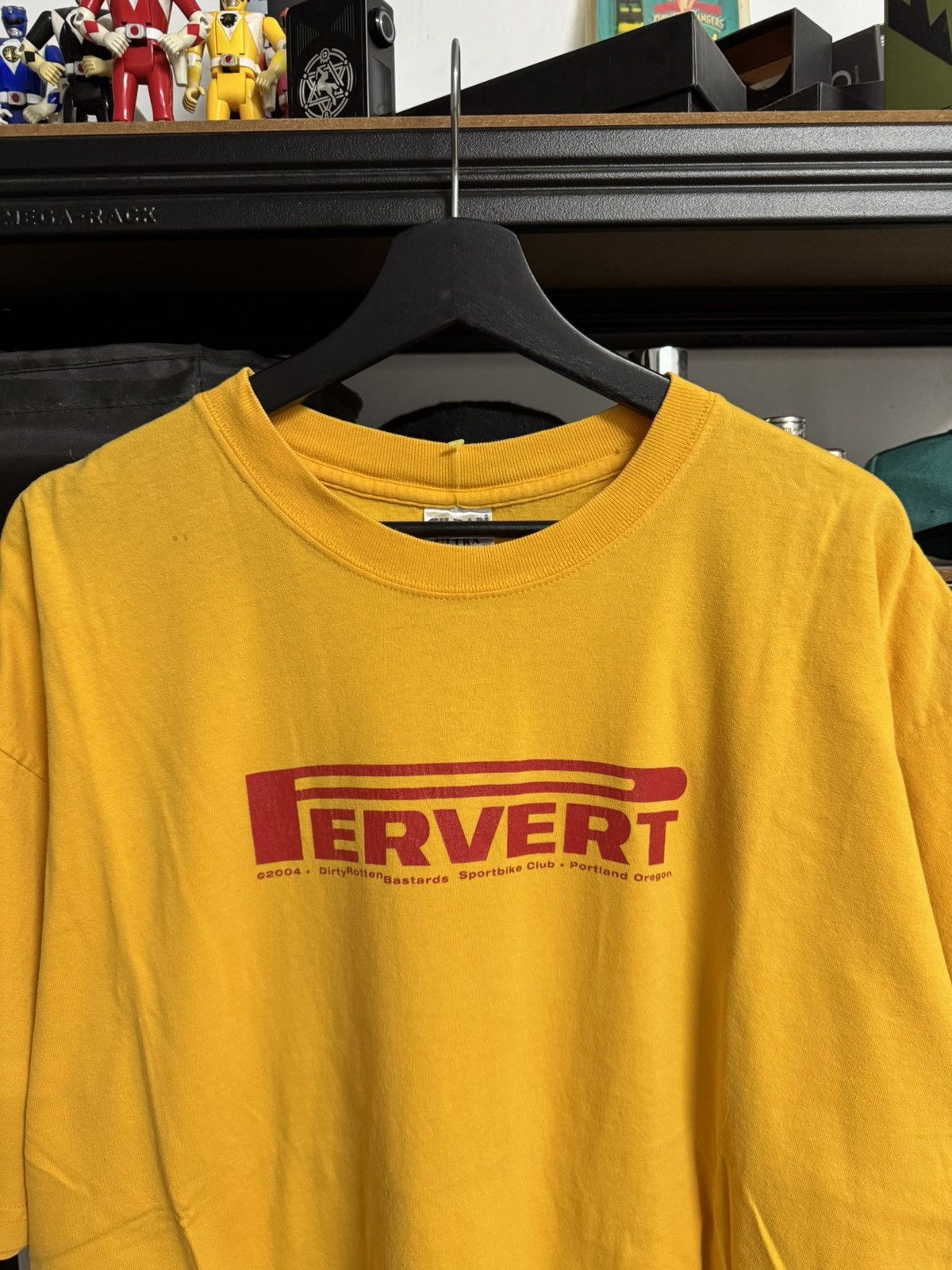 Pirelli × Vintage VINTAGE PIRELLI RIPOFF PERVERT WORDING TEE Size US XL / EU 56 / 4 - 4 Thumbnail