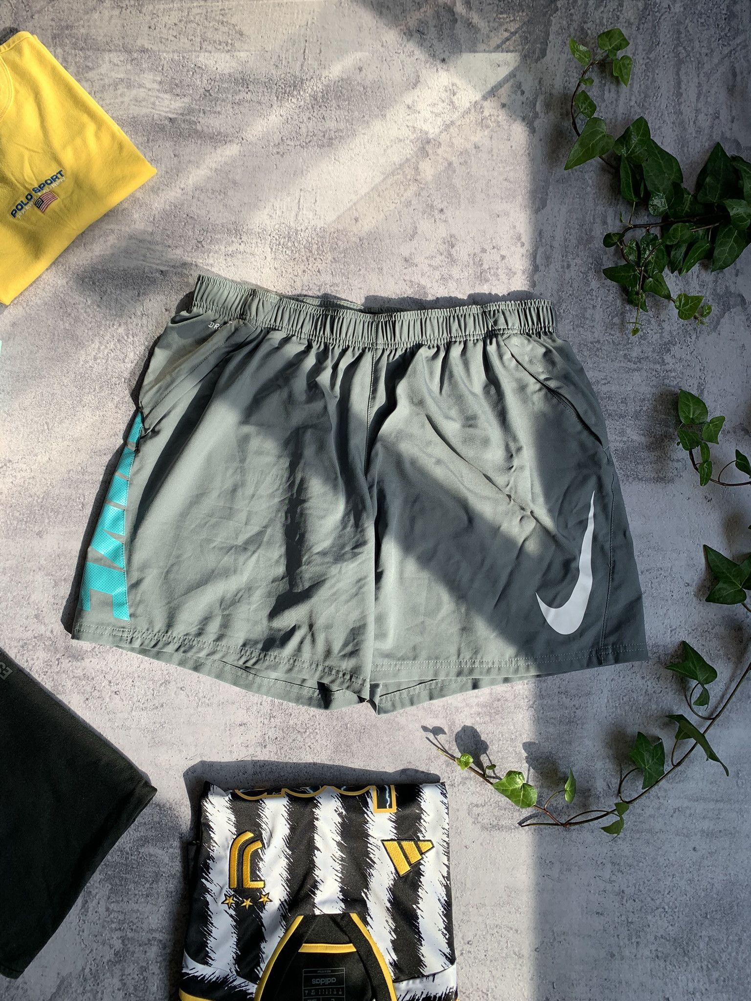 Nike ACG Nike Dri-Fit Shorts Mens XXL Size US 38 / EU 54 - 1 Thumbnail