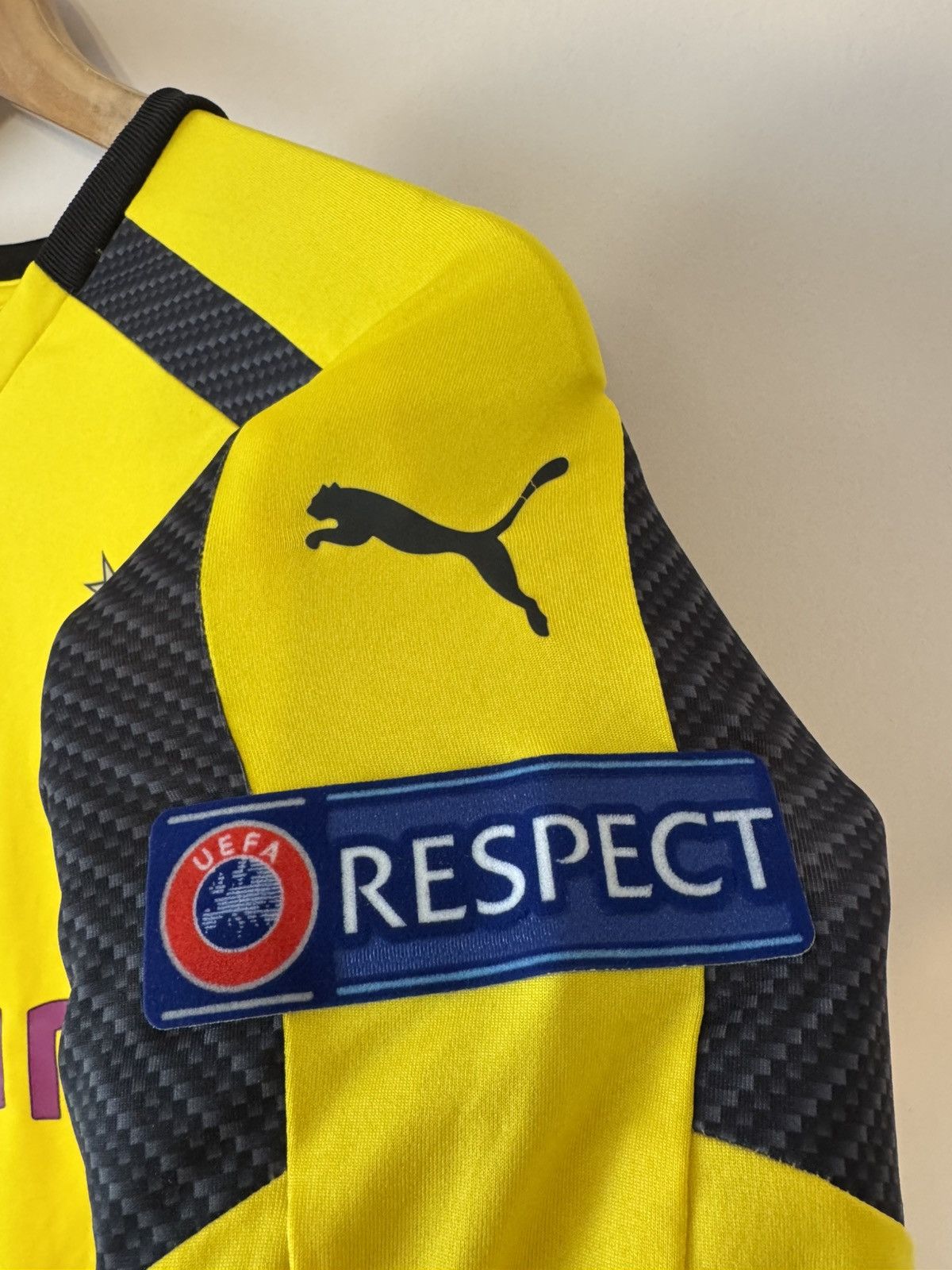 Puma Sahin #8 Borussia Dortmund 2016-2017 Match Worn Jersey CL Size US L / EU 52-54 / 3 - 13 Thumbnail