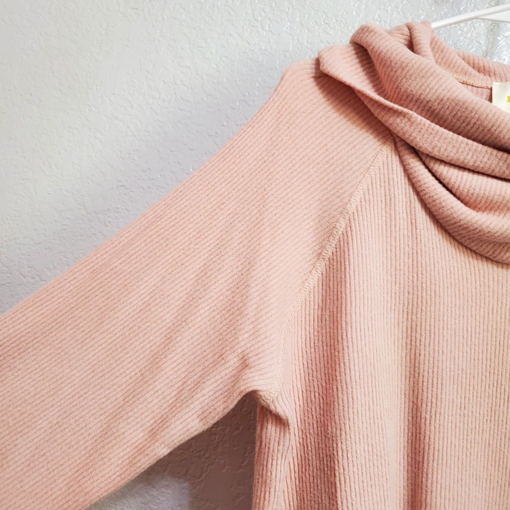 Vintage Maeve Sweater Women L Blush Pink Cowl Neck Rib Knit Relaxed Fit Long Sleeve Lightweight Solid 76% Rayon 22% Polyester 2% Spandex US Made Womens Size L / US 10 / IT 46 - 5 Thumbnail
