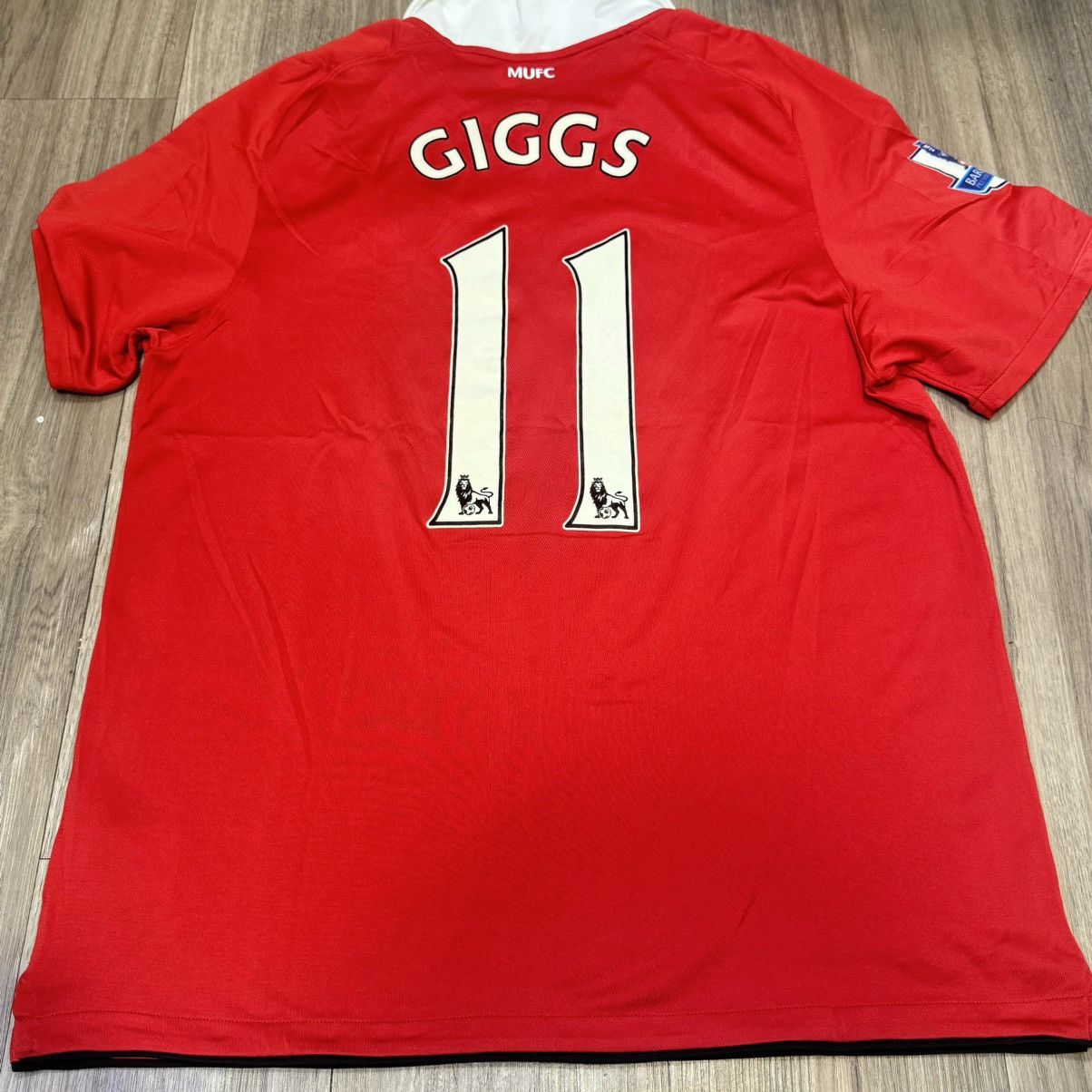 Nike Manchester United 10/11 home shirt #11 Giggs Size US XL / EU 56 / 4 - 2 Thumbnail