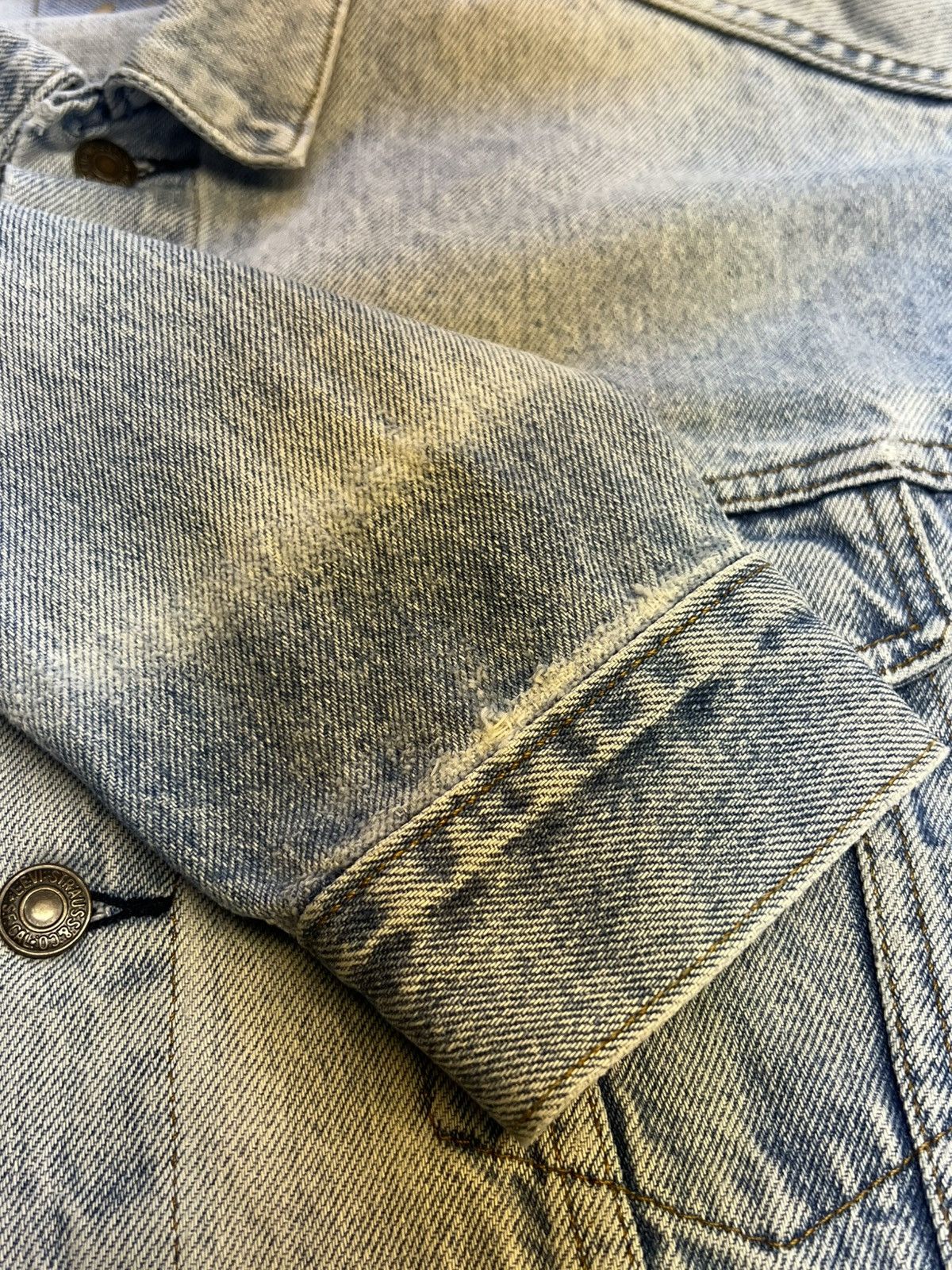 Levi's × Vintage Vintage 80s/90s Levi's Jean Jacket Faded Blue Size Medium Size US M / EU 48-50 / 2 - 11 Thumbnail