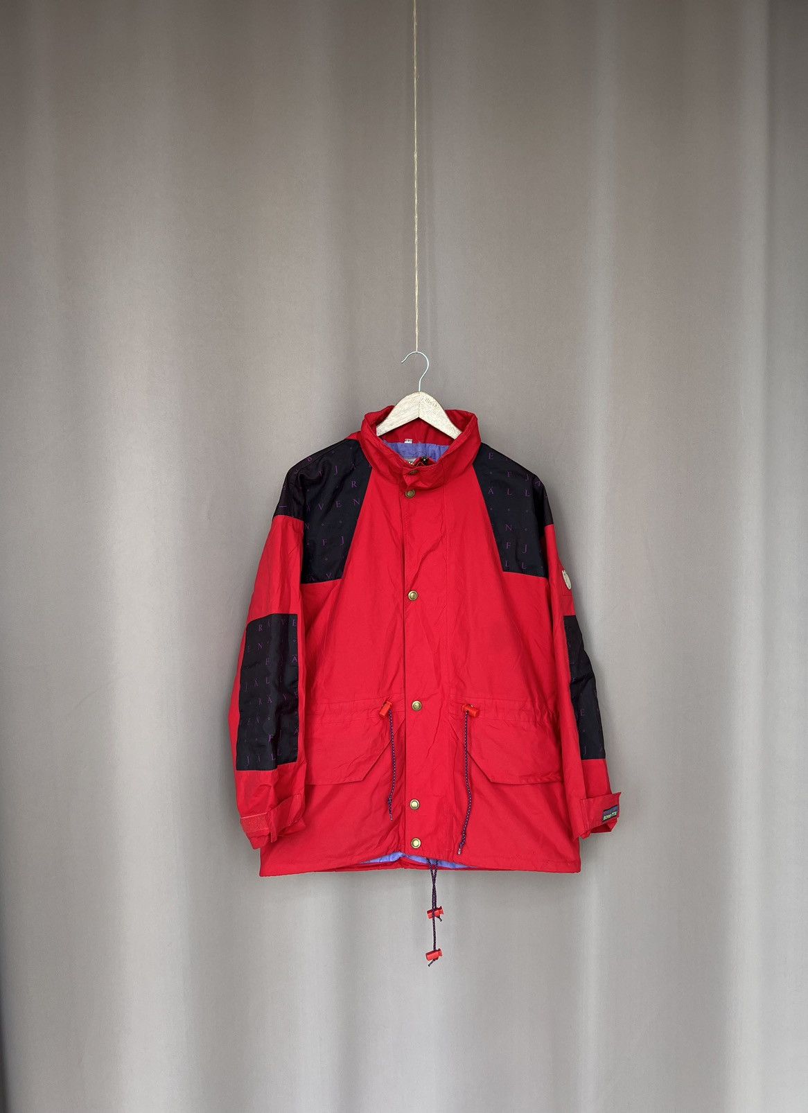 image of Fjallraven Gore-Tex Rain Jacket Men's Size S Waterproof in Red