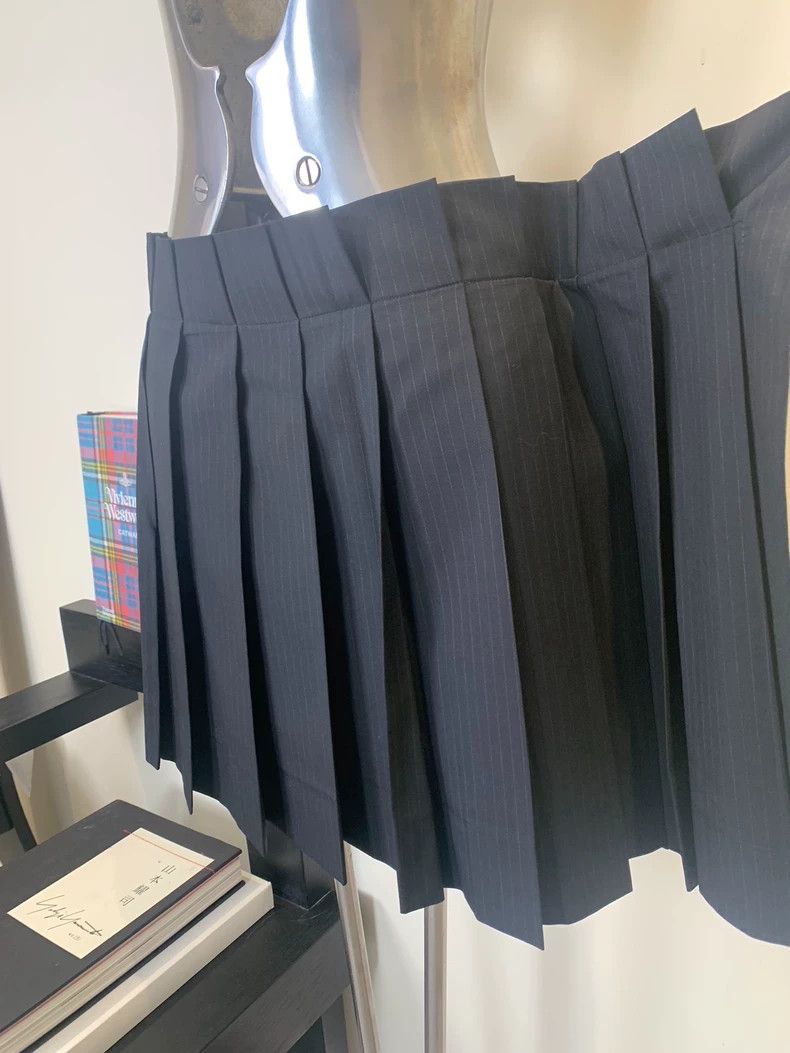 Vivienne Westwood Vivienne Westwood size2 Black striped pleated skirt Size 25" / US 0 / IT 36 - 2 Thumbnail