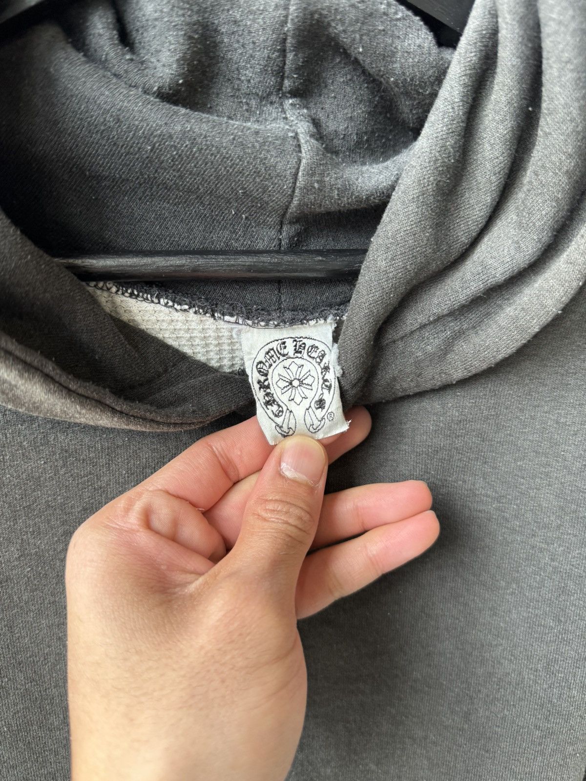 Chrome Hearts Vintage faded chrome hearts black tonal horse shoe hoodie Size US M / EU 48-50 / 2 - 7 Thumbnail