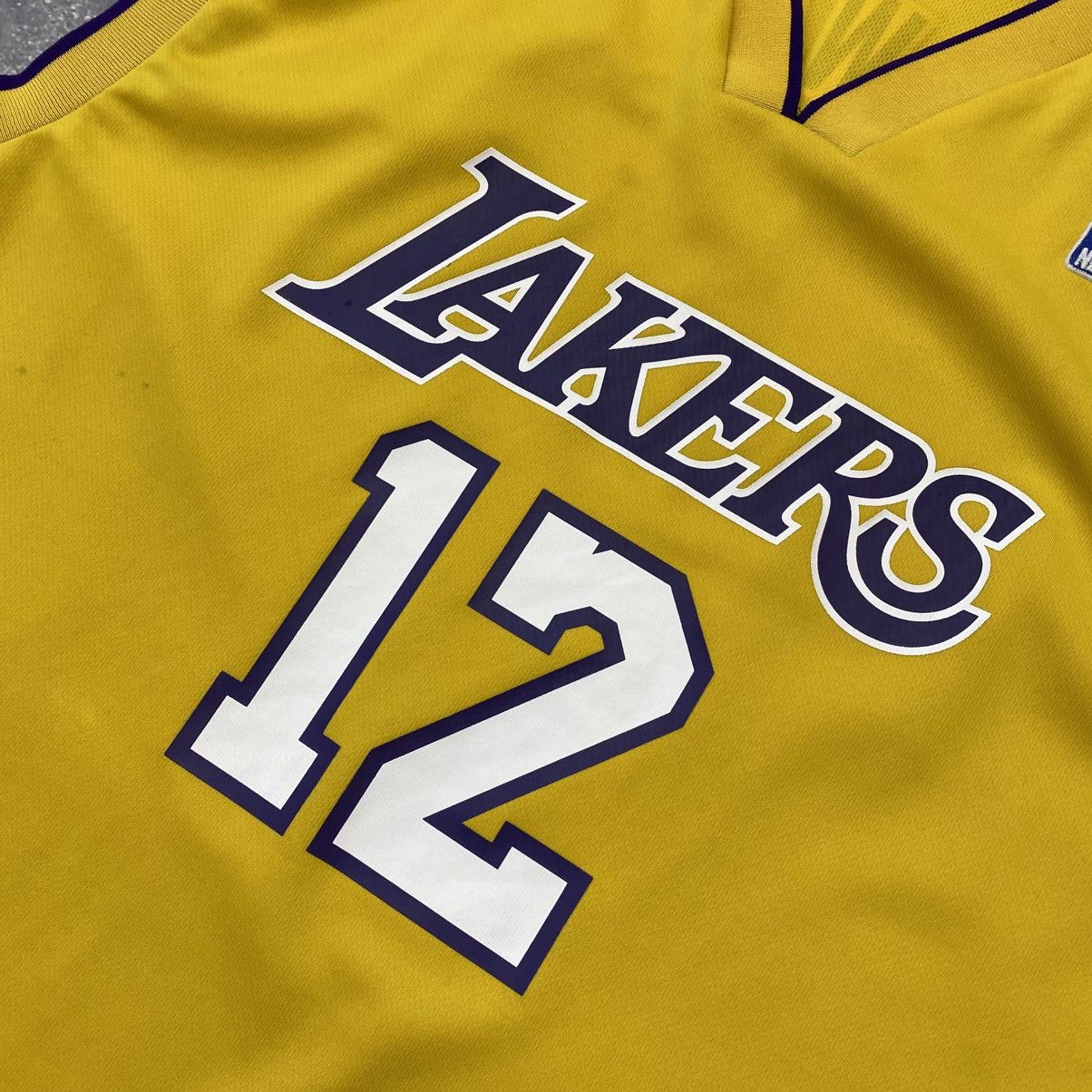 NBA Vintage Adidas NBA Lakers Howard 12 yellow basket jersey Size US L / EU 52-54 / 3 - 4 Thumbnail